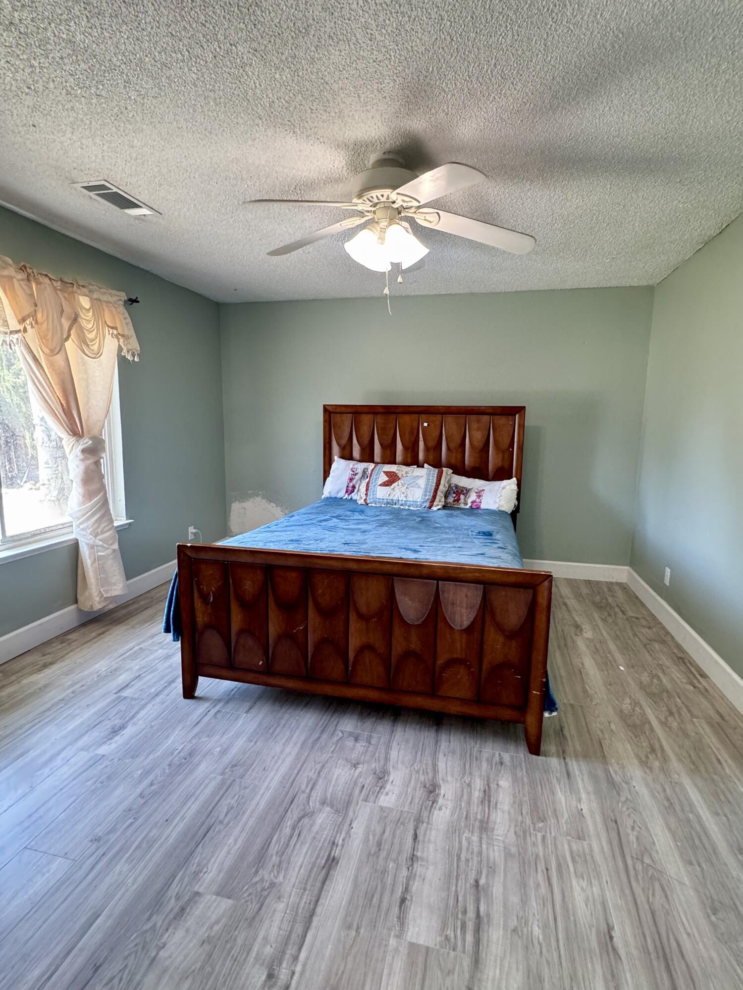 12414 Edward Ave, Orosi, CA 93647