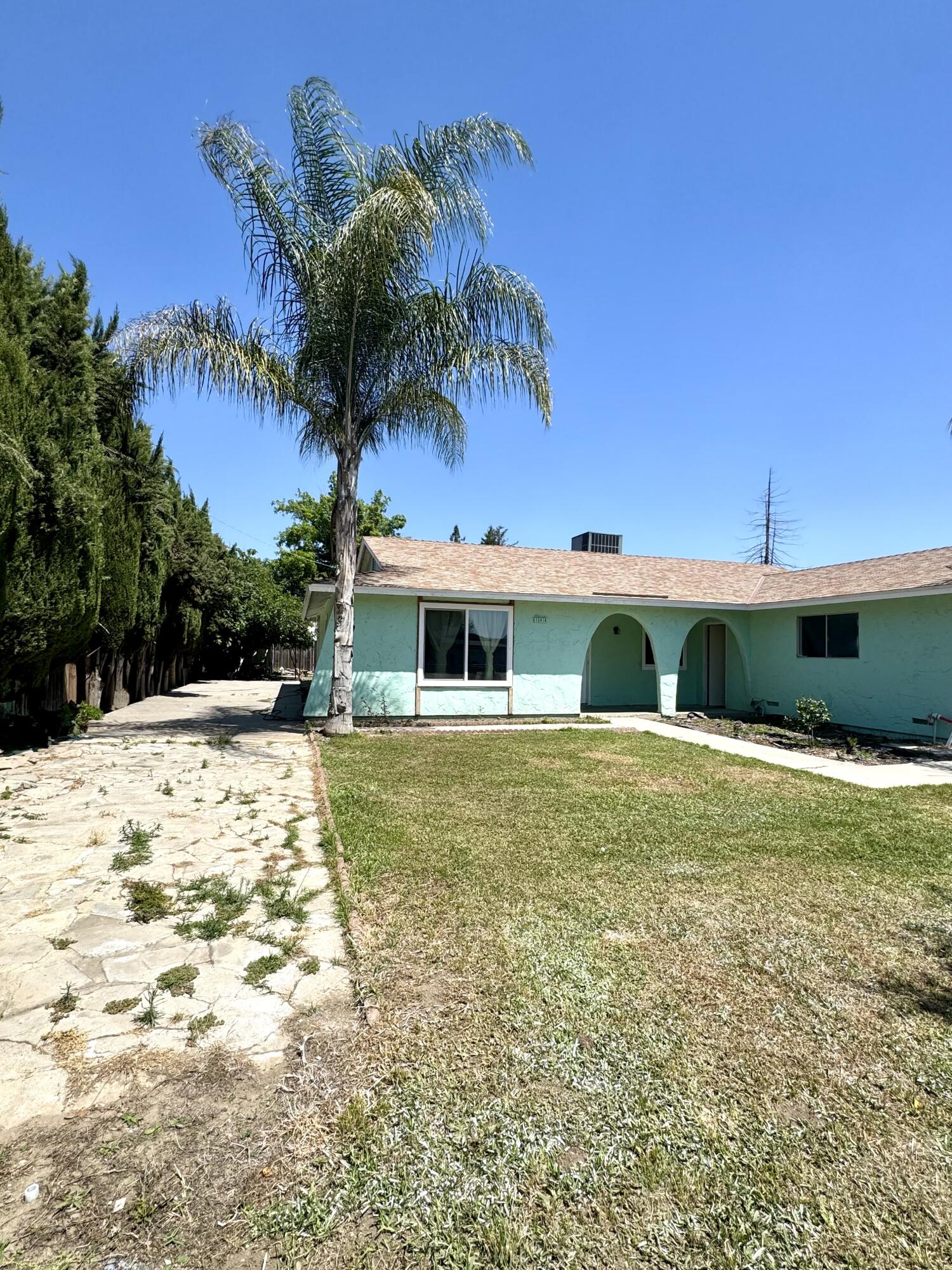 12414 Edward Ave, Orosi, CA 93647