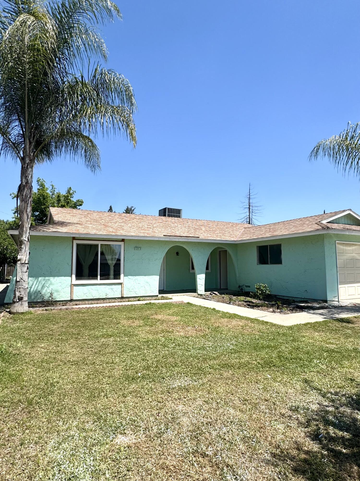 12414 Edward Ave, Orosi, CA 93647