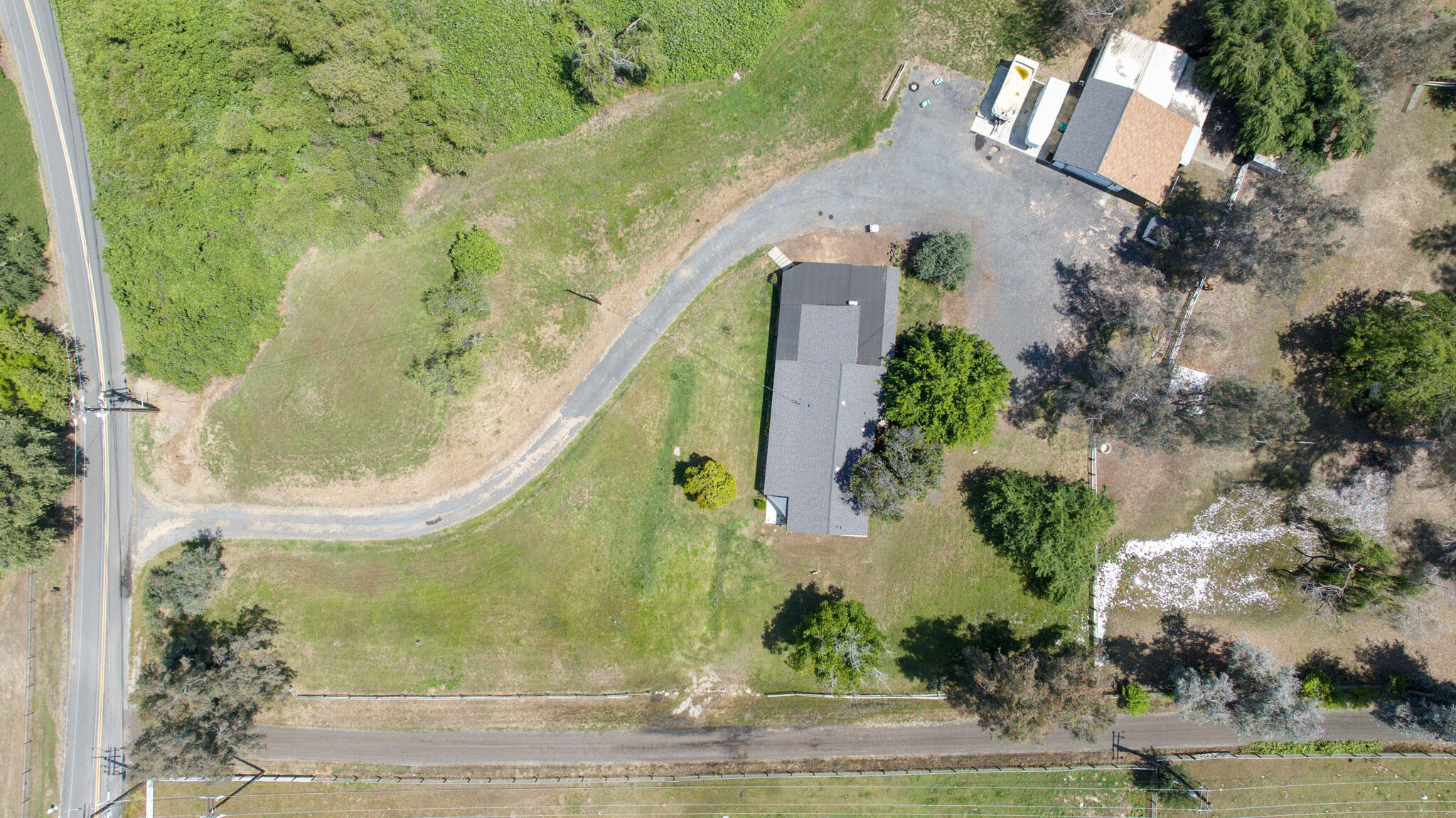 33341 Globe Dr, Springville, CA 93265