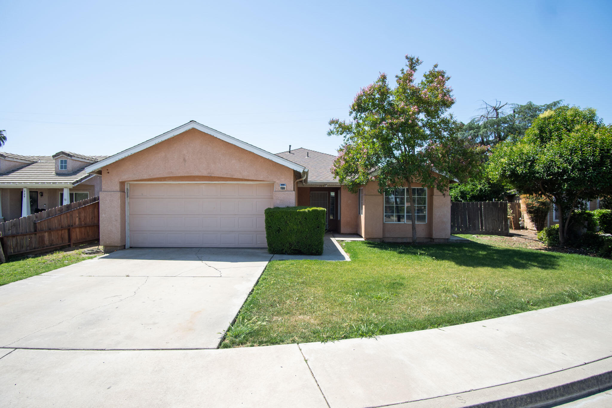 739 Bel Aire Ave, Porterville, CA 93257