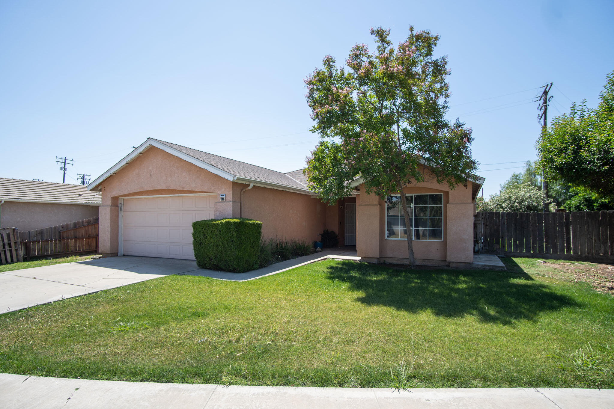 739 Bel Aire Ave, Porterville, CA 93257
