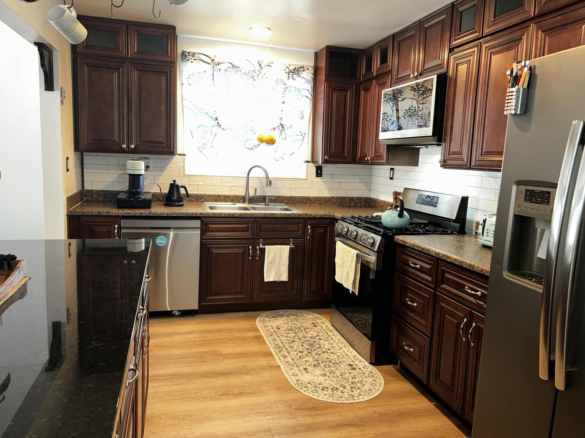 1019 N Gowdy St, Visalia, CA 93292