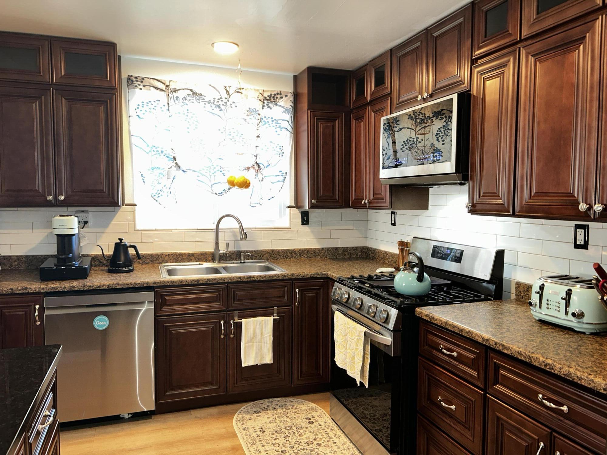 1019 N Gowdy St, Visalia, CA 93292
