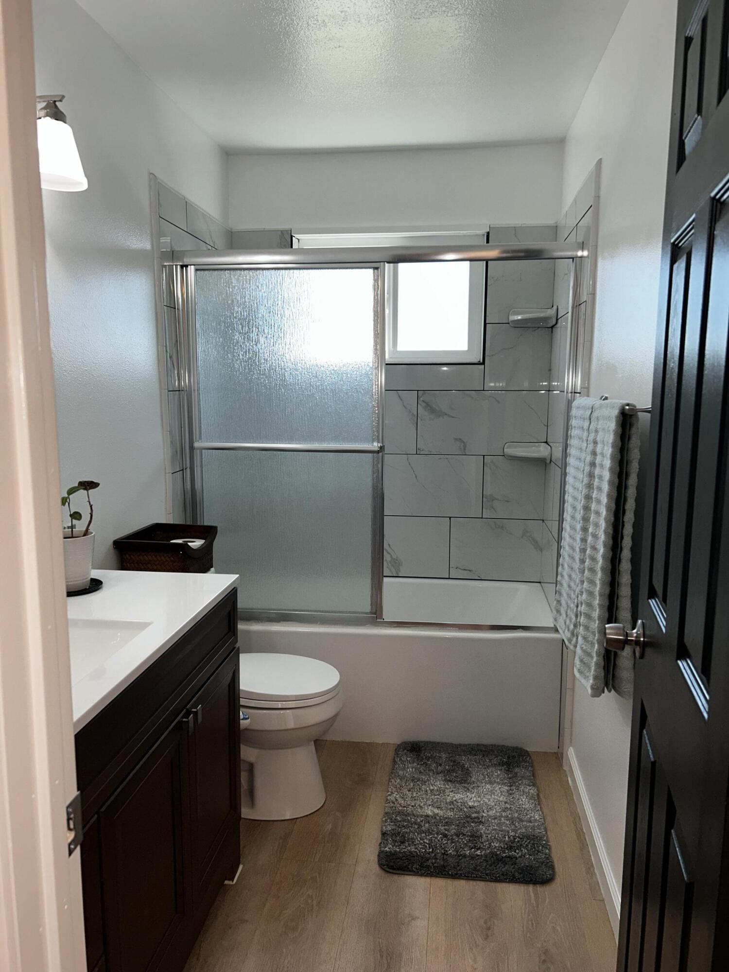 1019 N Gowdy St, Visalia, CA 93292