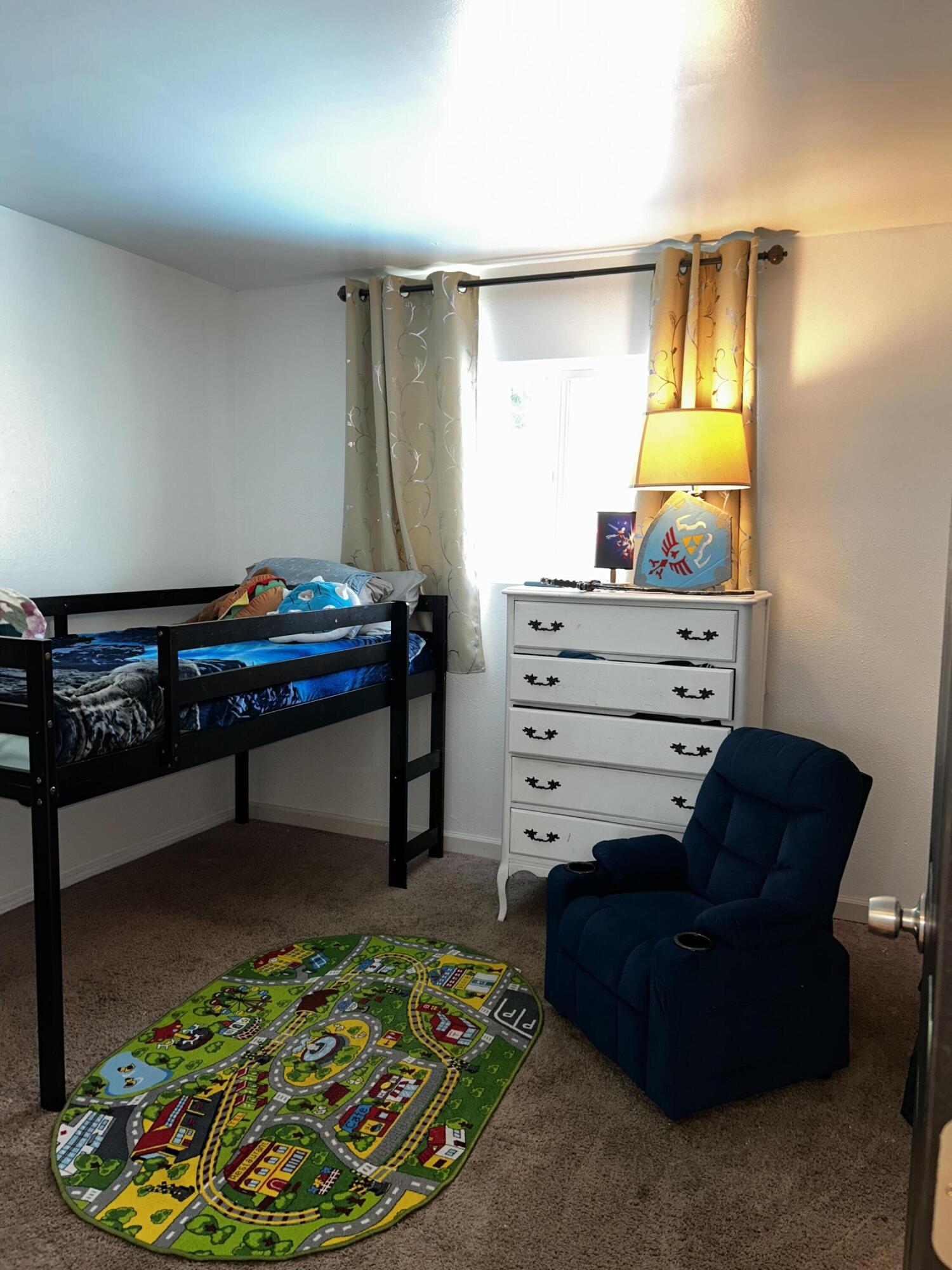 1019 N Gowdy St, Visalia, CA 93292