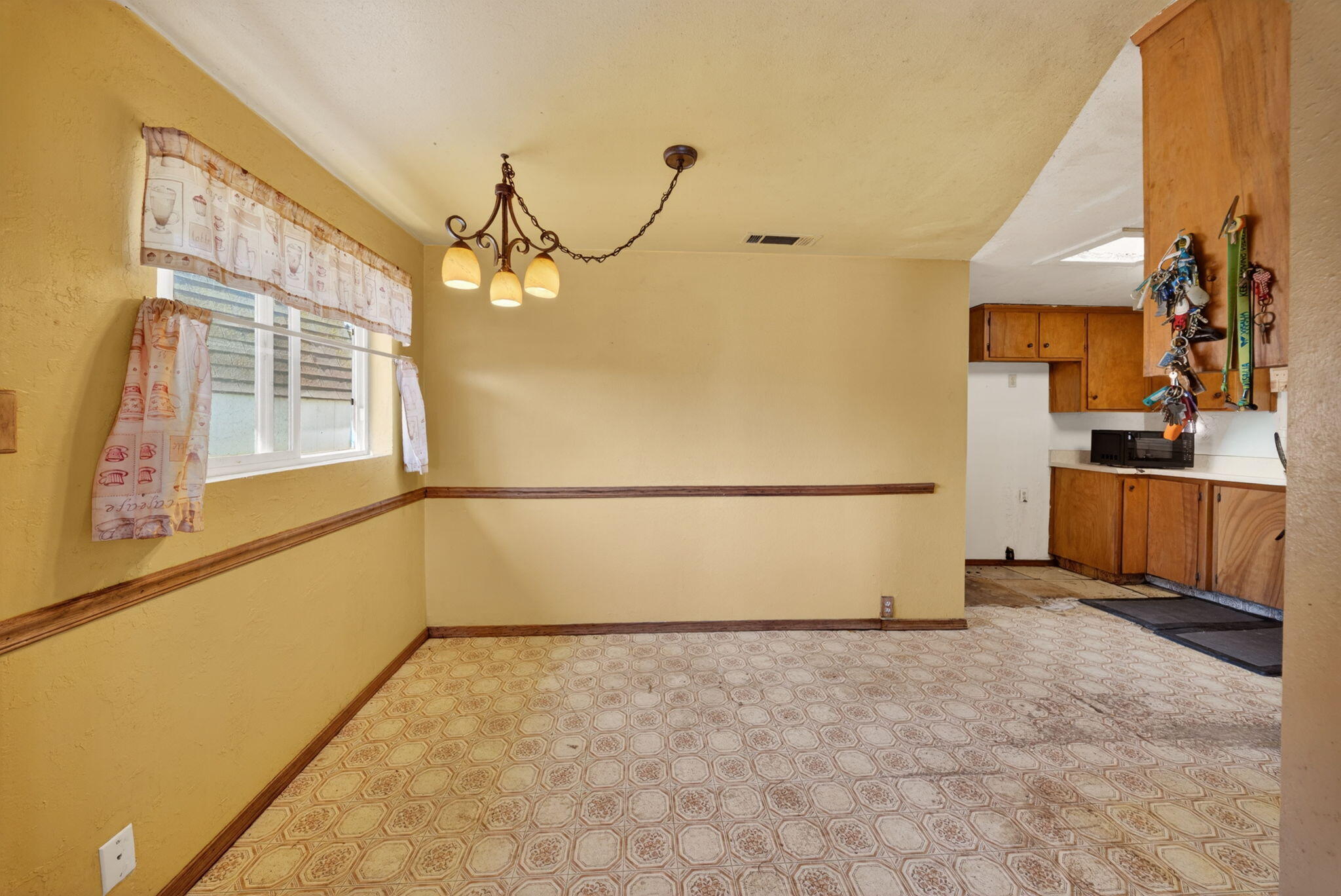 30619 Kame Dr, Goshen, CA 93227