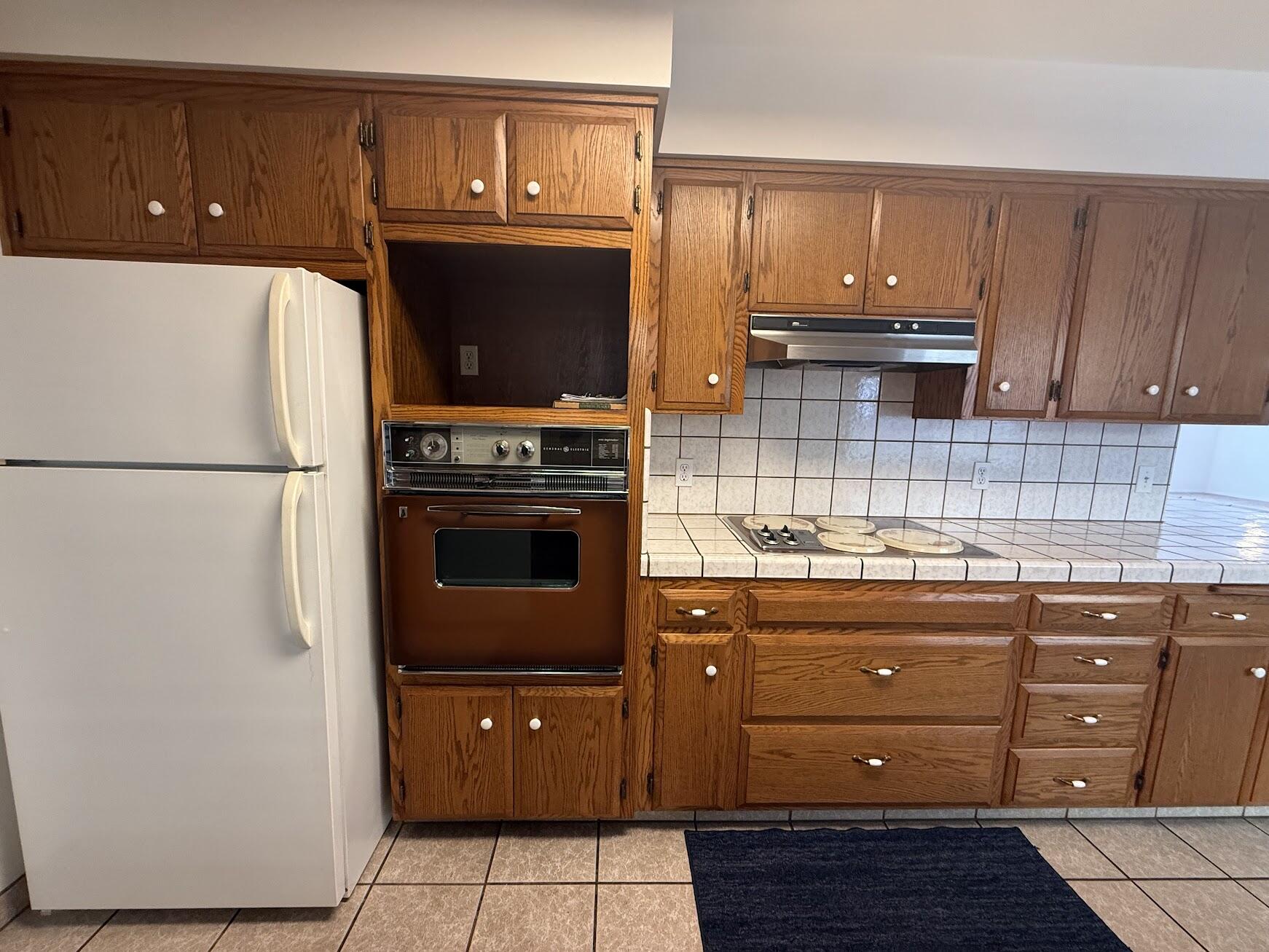 257 N Roberts Pl, Dinuba, CA 93618