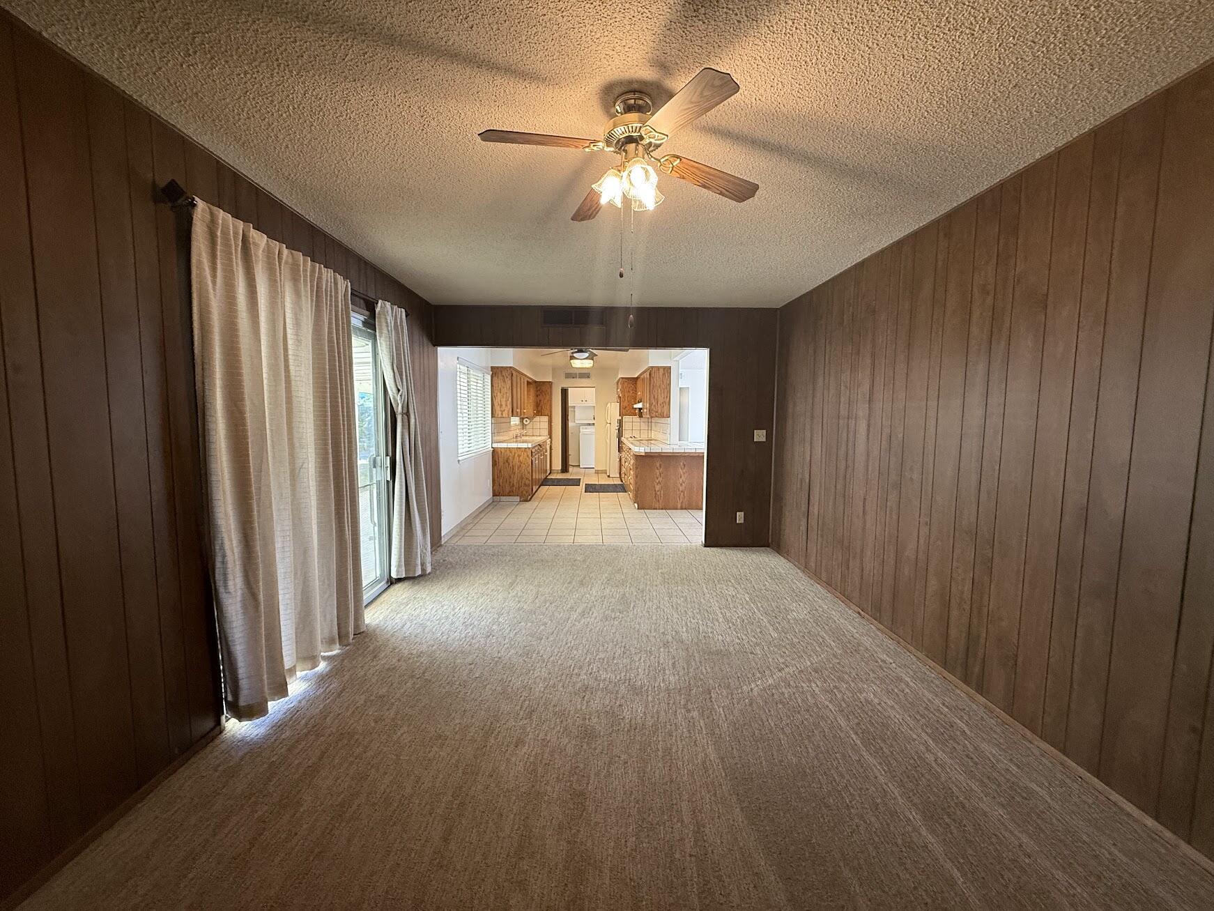 257 N Roberts Pl, Dinuba, CA 93618