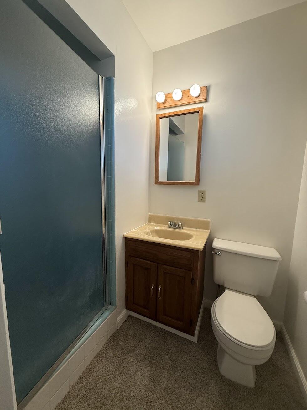 257 N Roberts Pl, Dinuba, CA 93618