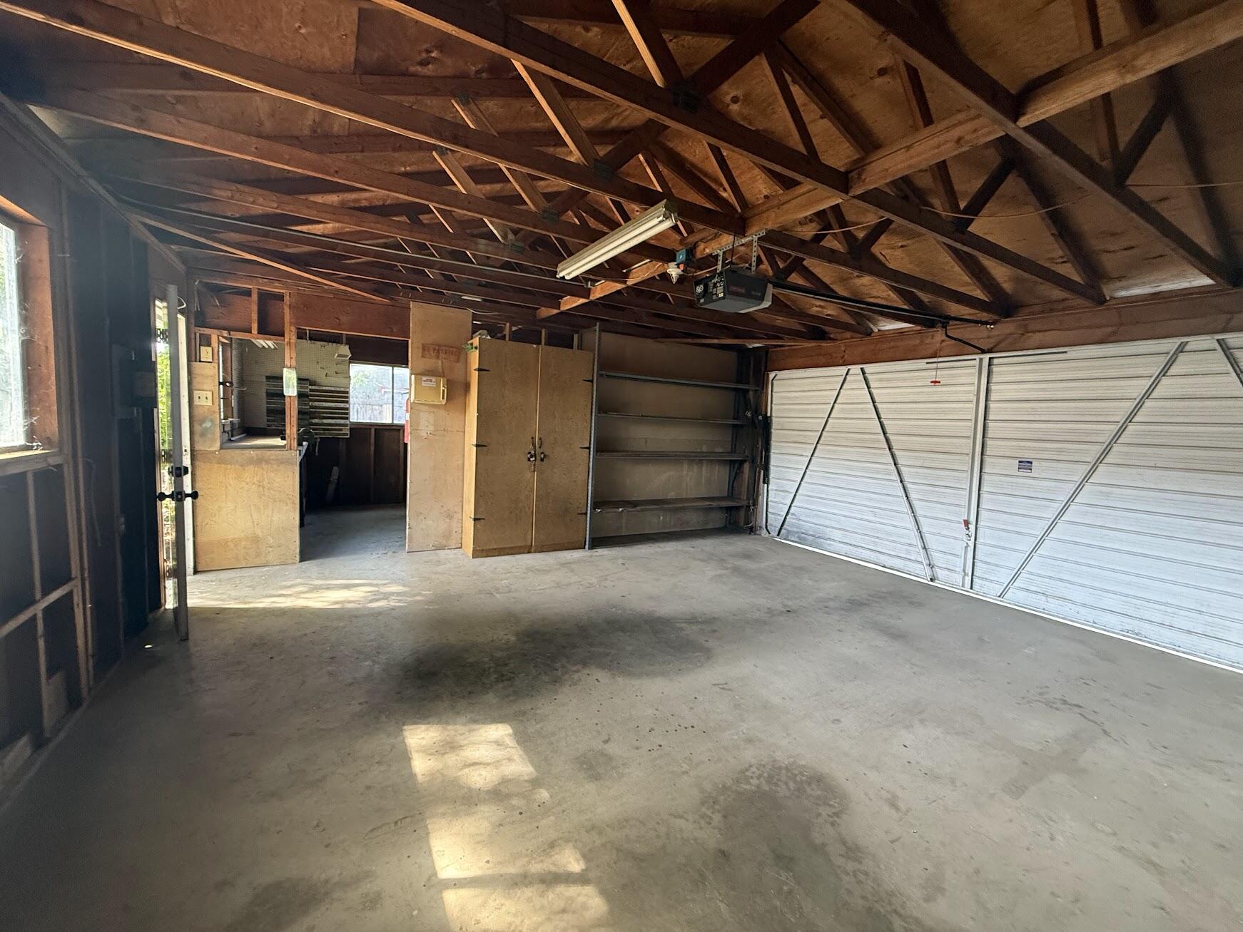 257 N Roberts Pl, Dinuba, CA 93618