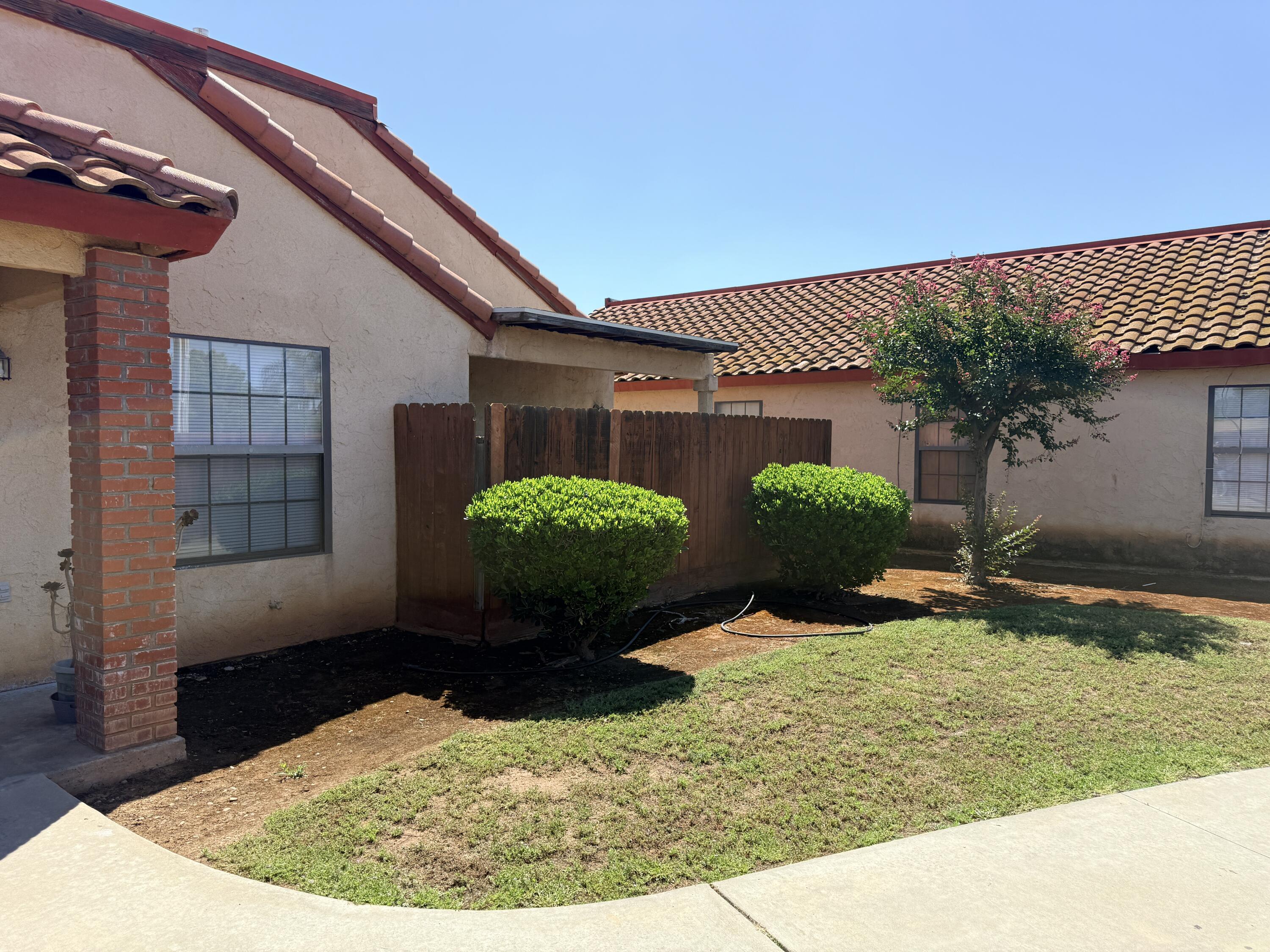 1405 E Cypress Ave, Reedley, CA 93654