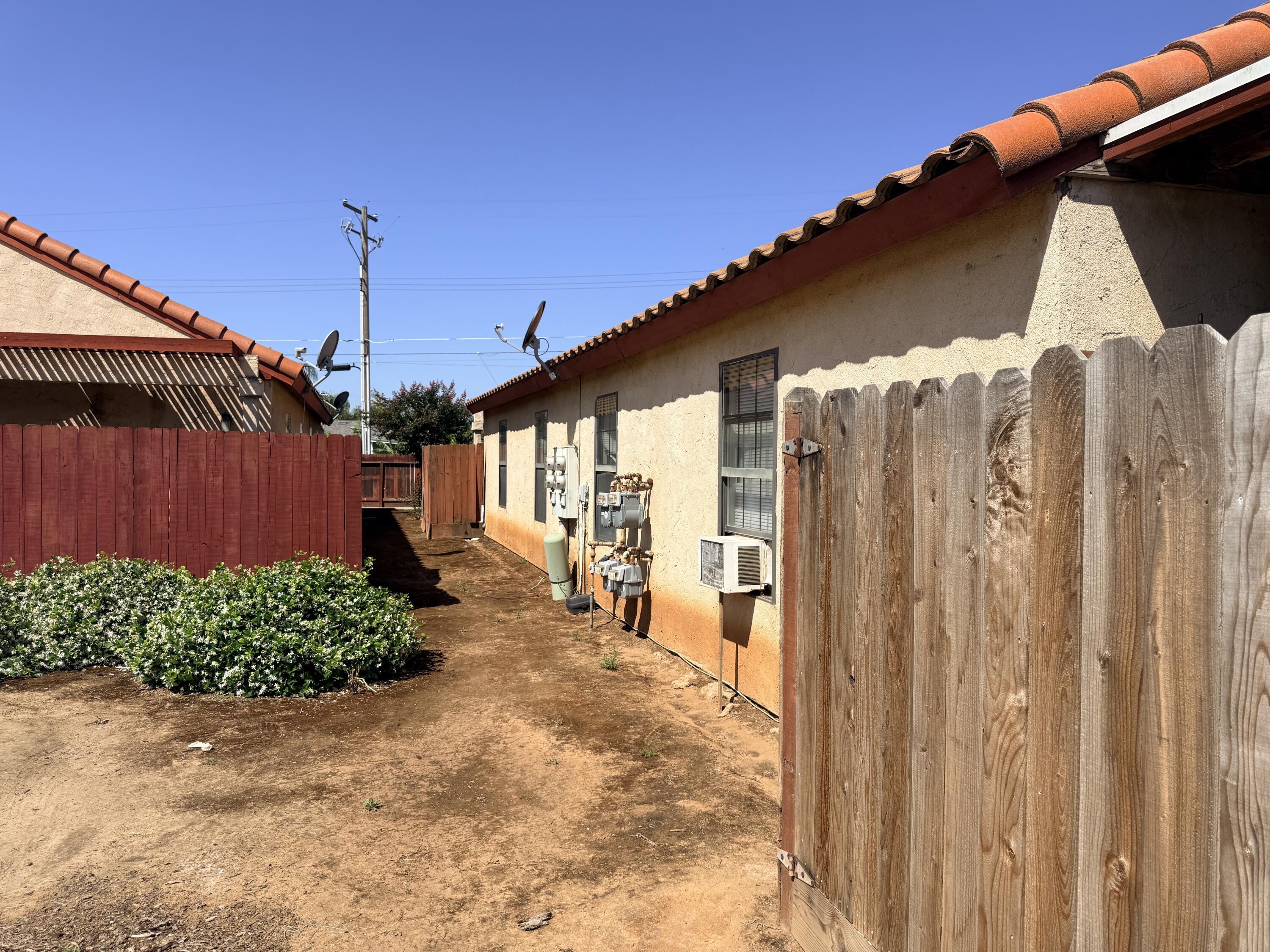 1405 E Cypress Ave, Reedley, CA 93654