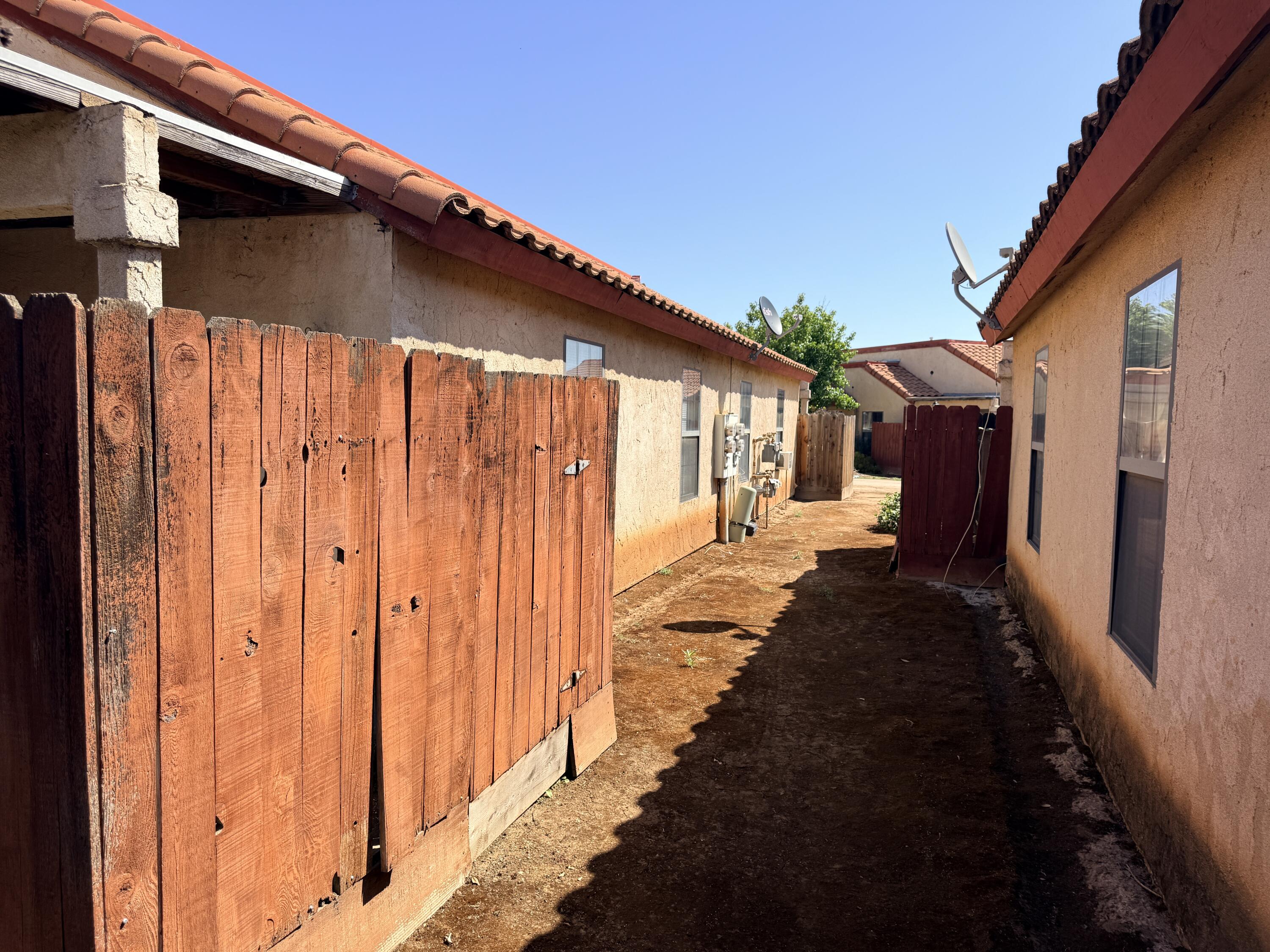 1405 E Cypress Ave, Reedley, CA 93654