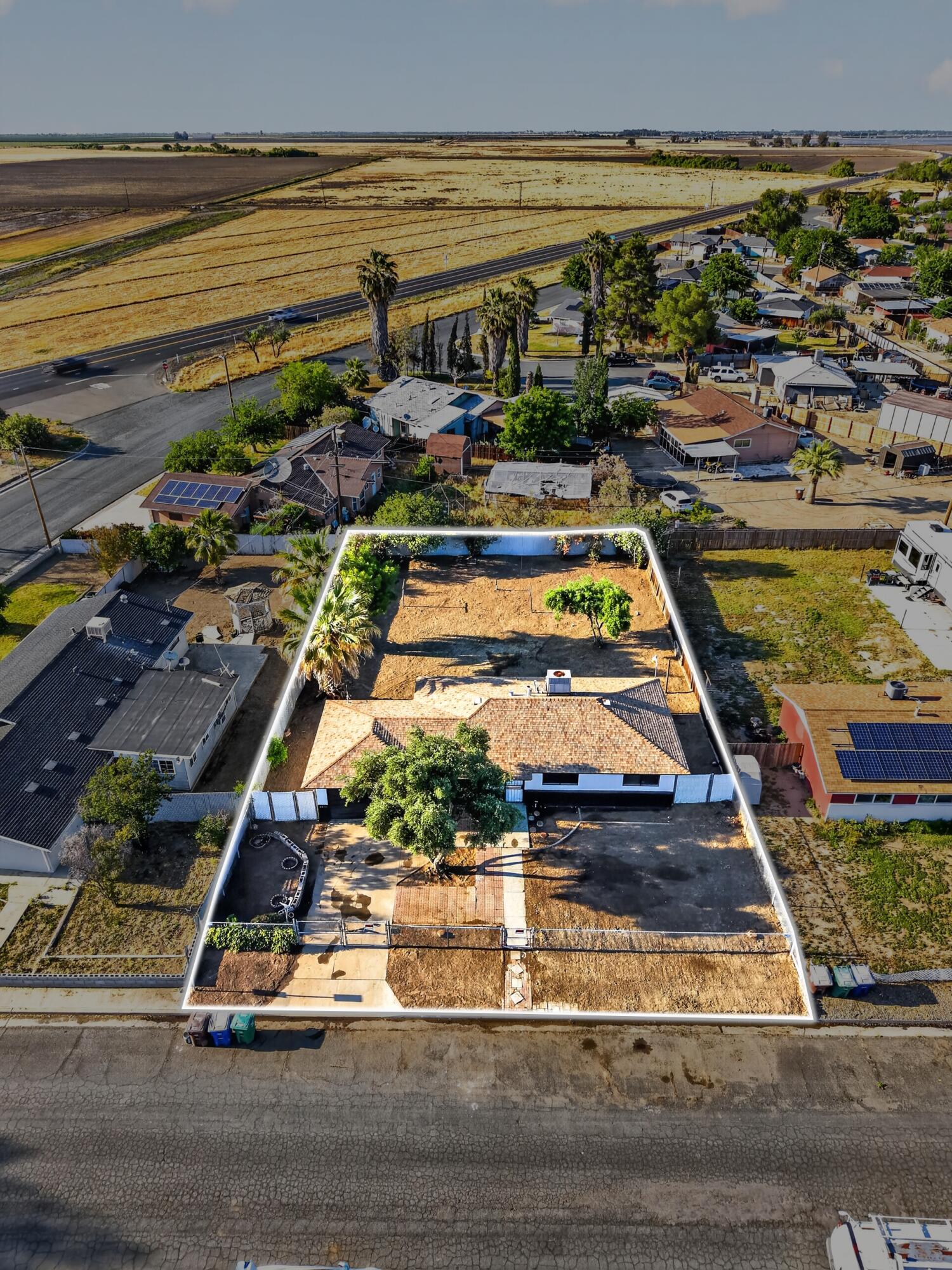 20372 1st St, Stratford, CA 93266
