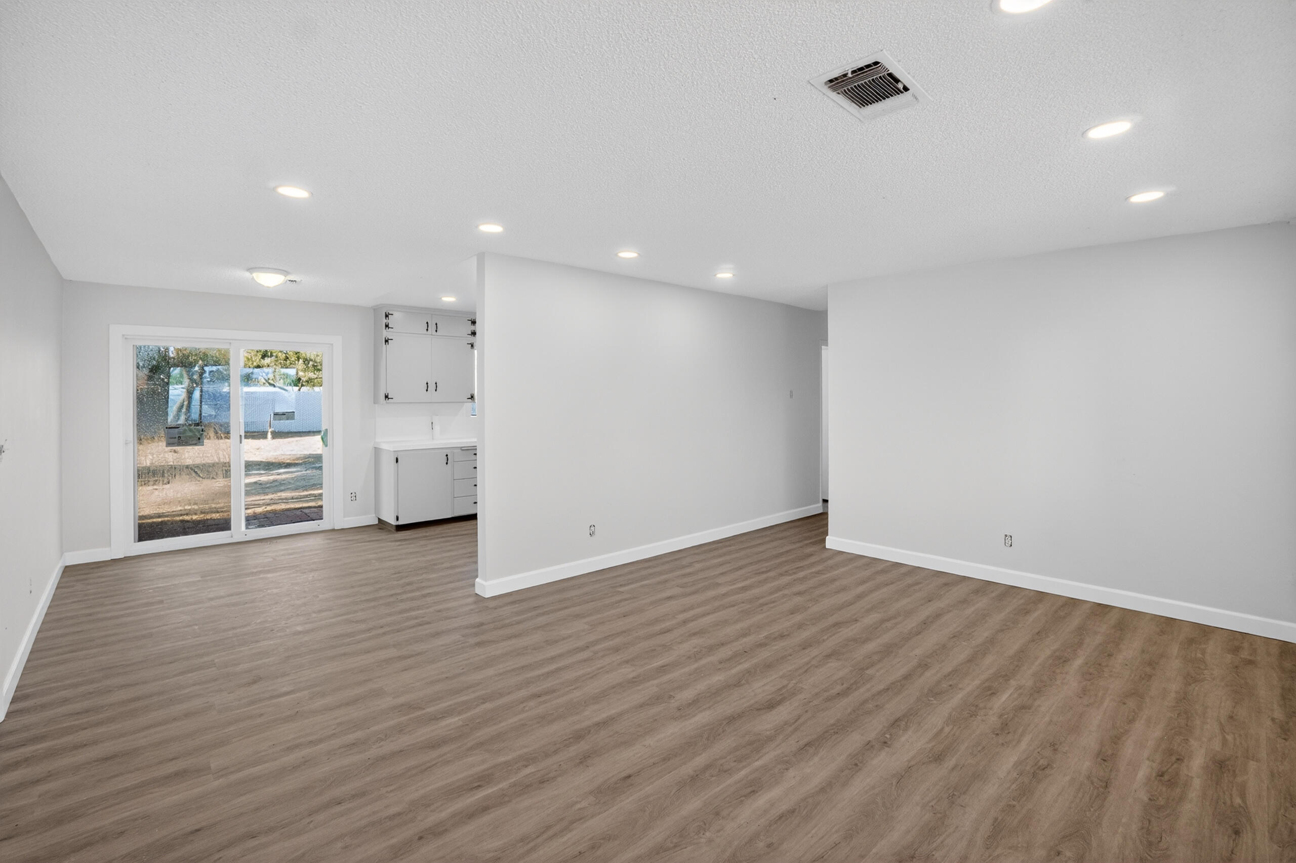 20372 1st St, Stratford, CA 93266