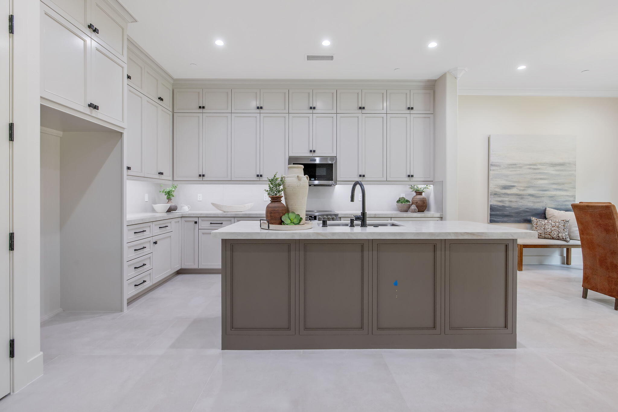1047 E Arlen Ave, Visalia, CA 93292