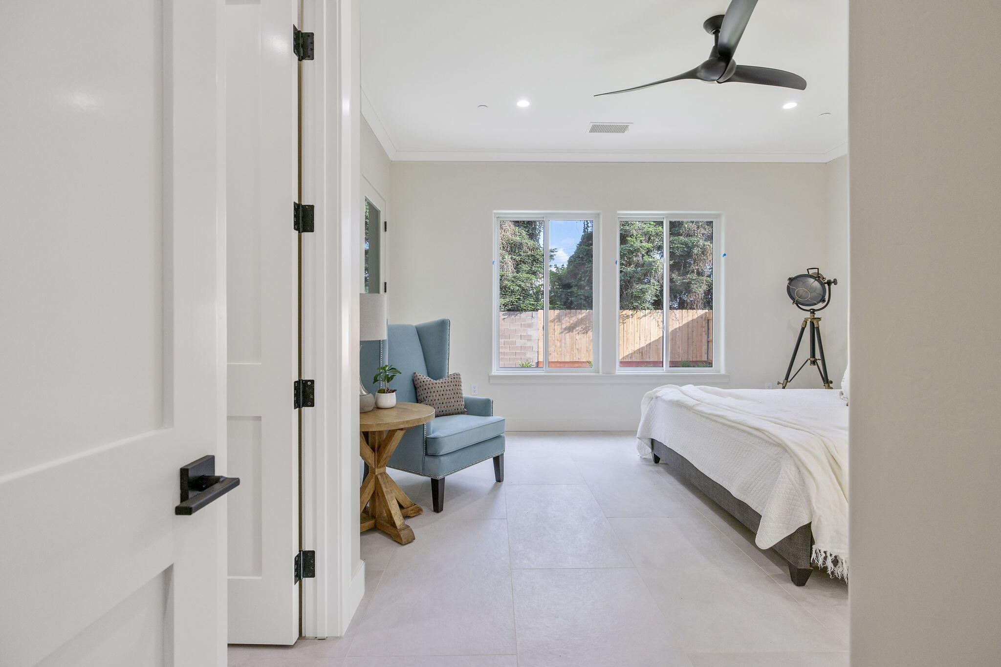 1047 E Arlen Ave, Visalia, CA 93292