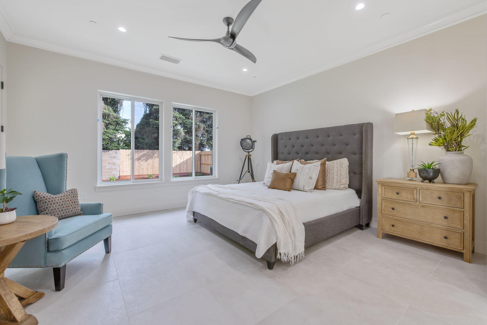 1047 E Arlen Ave, Visalia, CA 93292