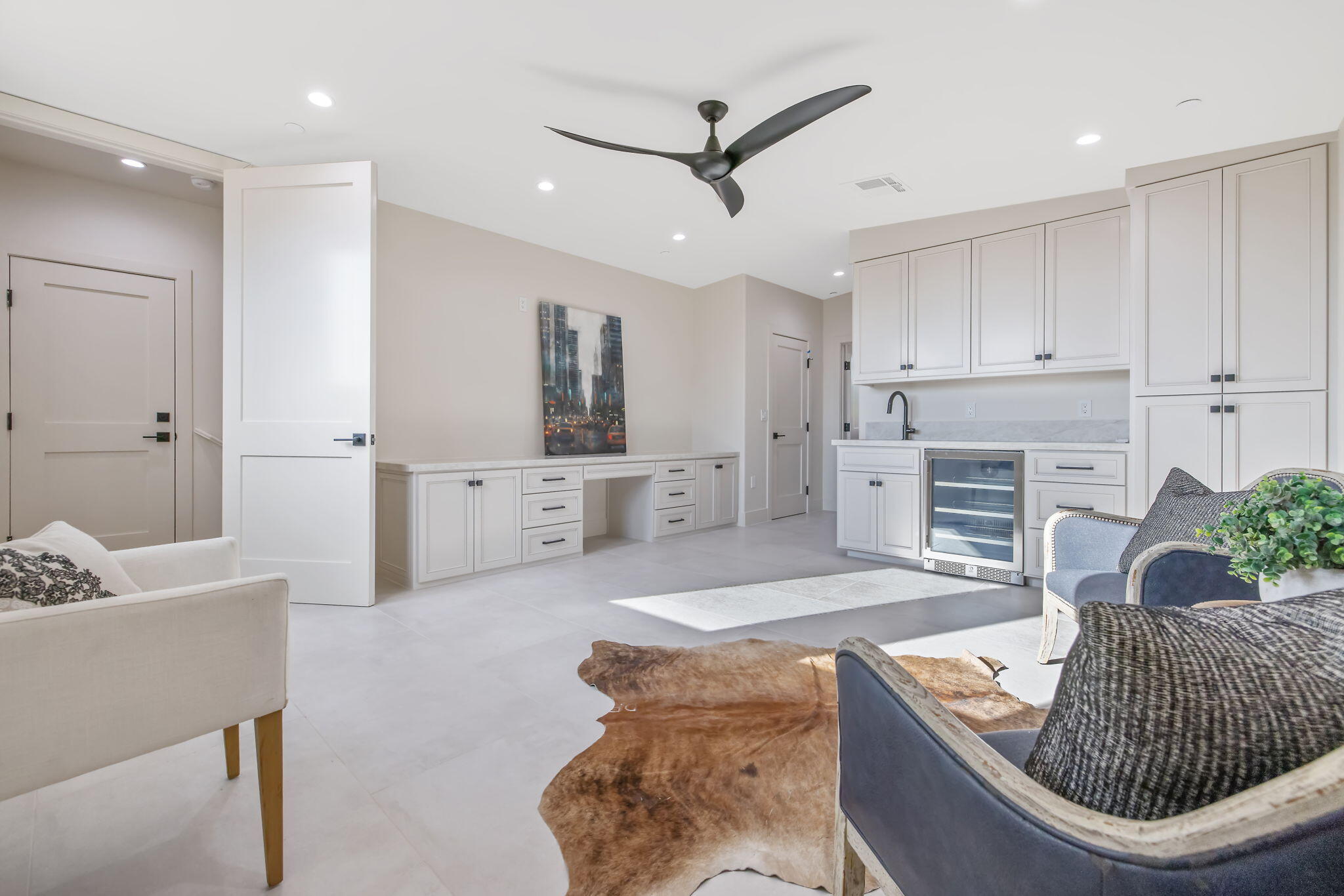 1047 E Arlen Ave, Visalia, CA 93292