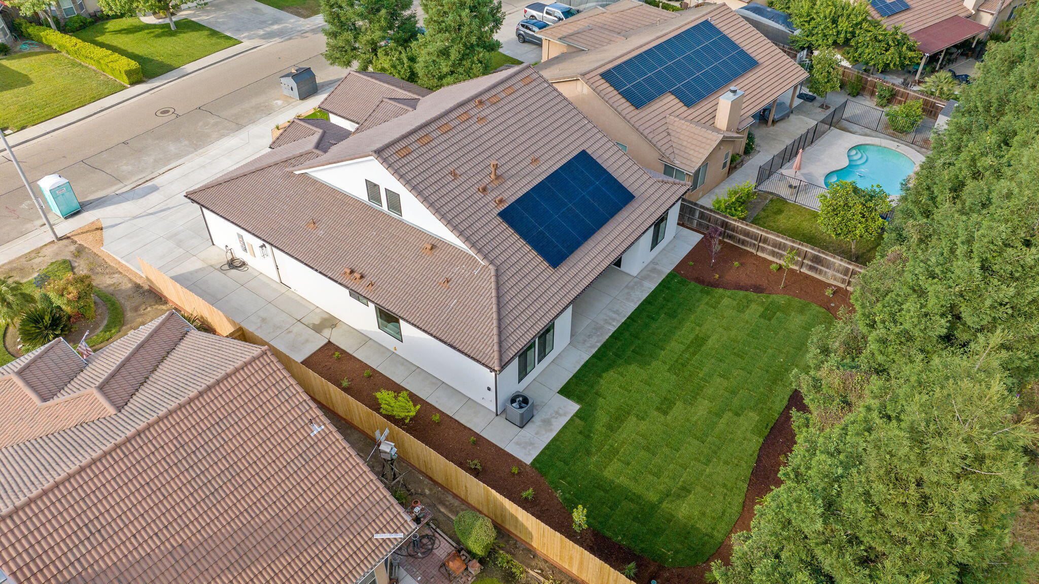 1047 E Arlen Ave, Visalia, CA 93292
