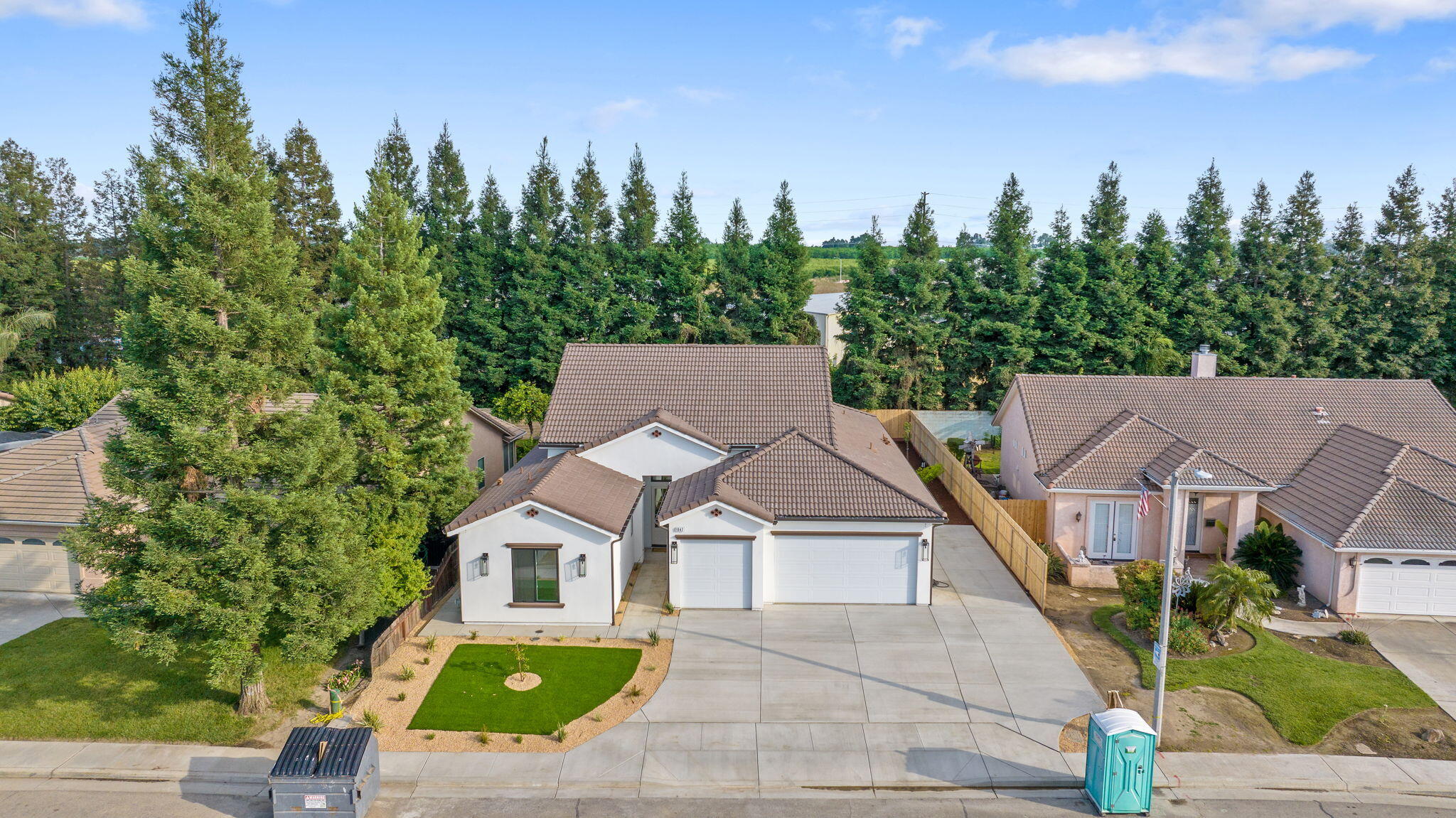 1047 E Arlen Ave, Visalia, CA 93292