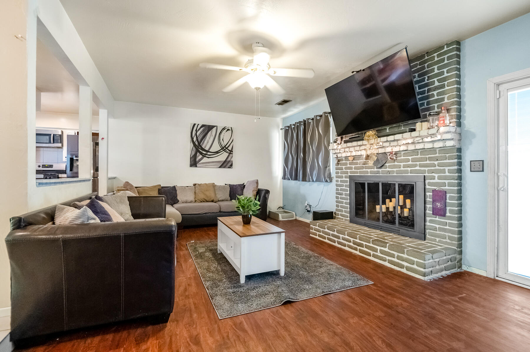 916 E Royal Ann Ave, Tulare, CA 93274