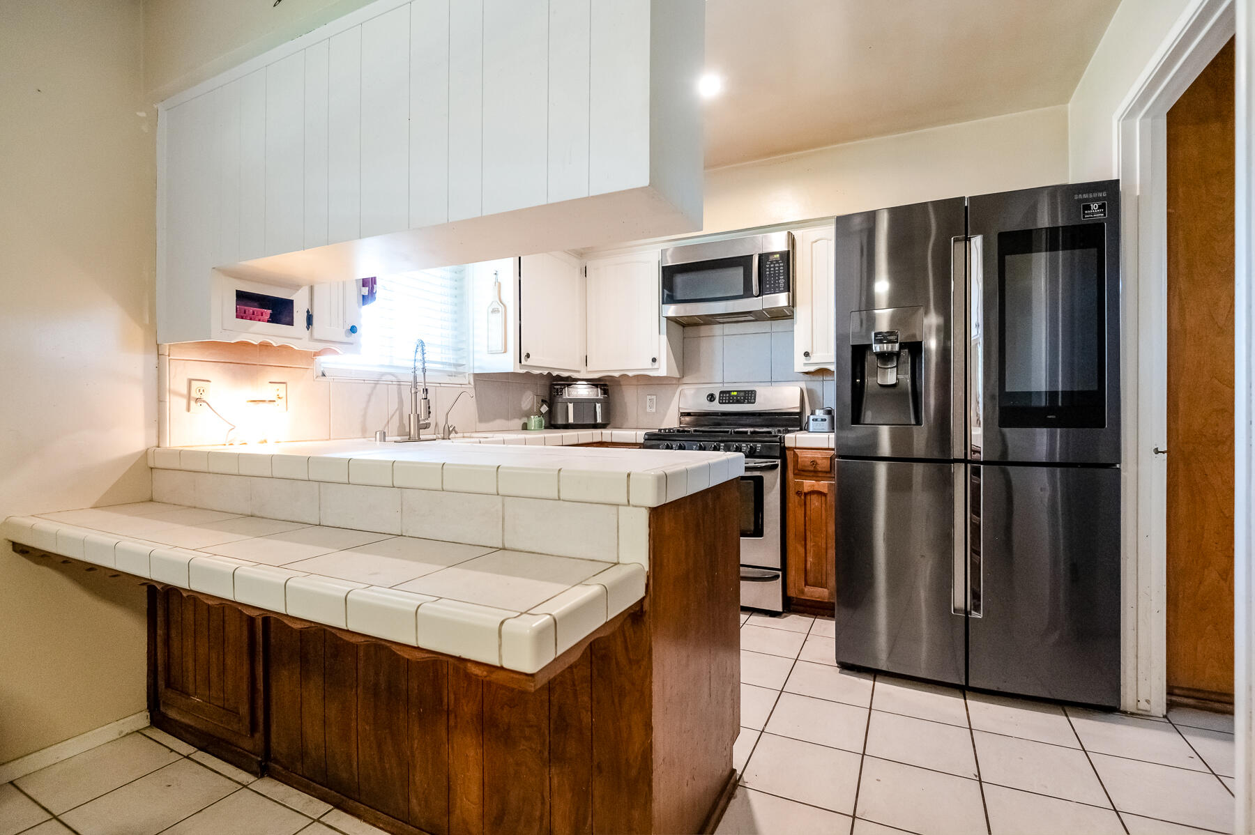916 E Royal Ann Ave, Tulare, CA 93274