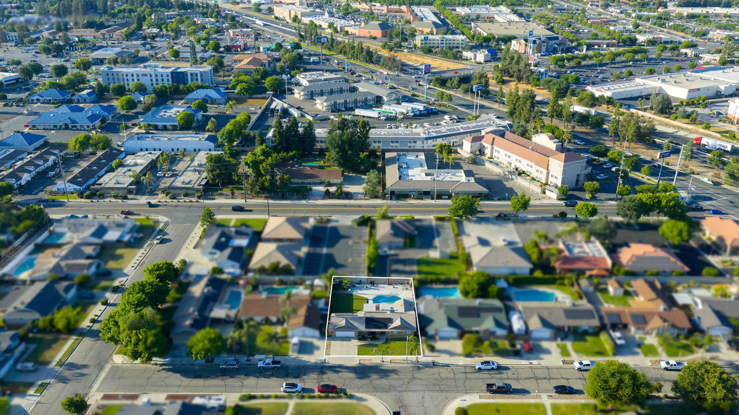 916 E Royal Ann Ave, Tulare, CA 93274