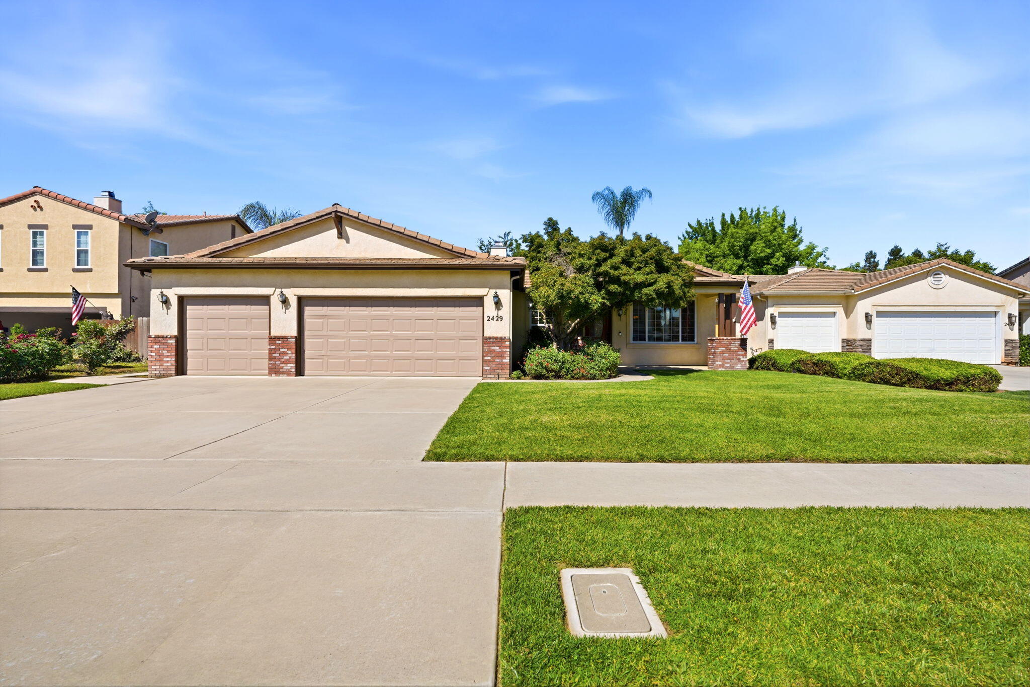 2429 N Oak Grove St, Visalia, CA 93291