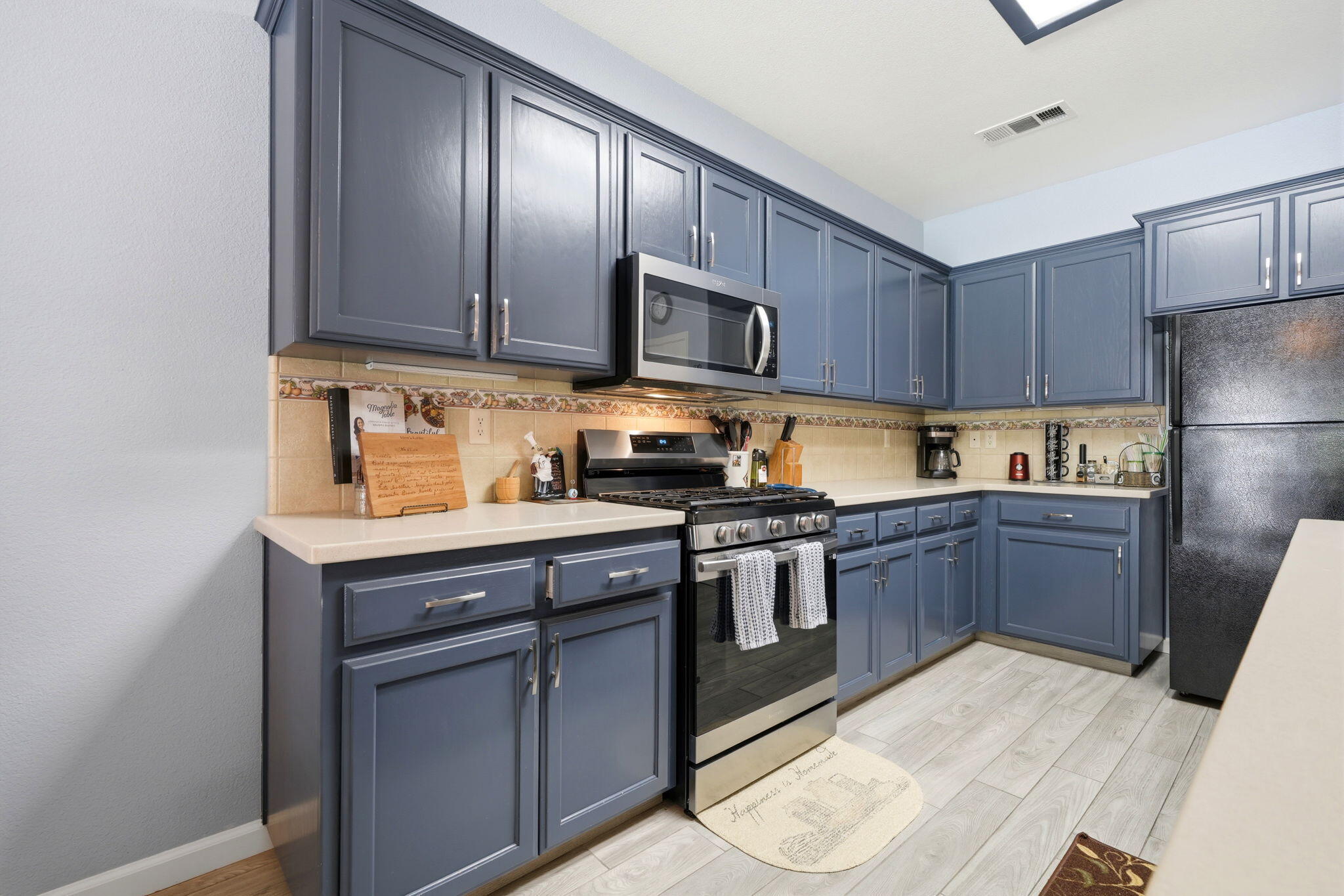 2429 N Oak Grove St, Visalia, CA 93291