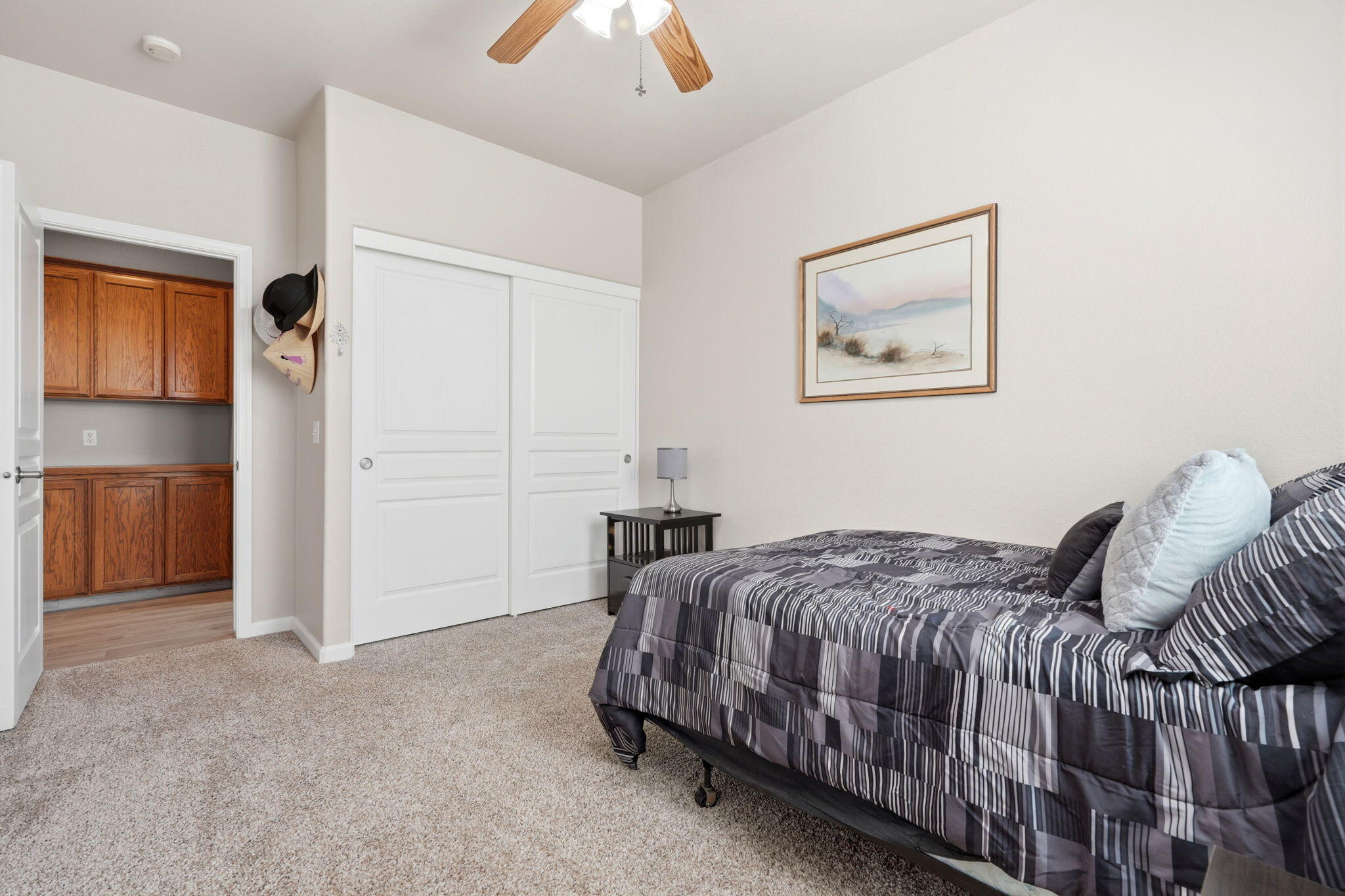 2429 N Oak Grove St, Visalia, CA 93291
