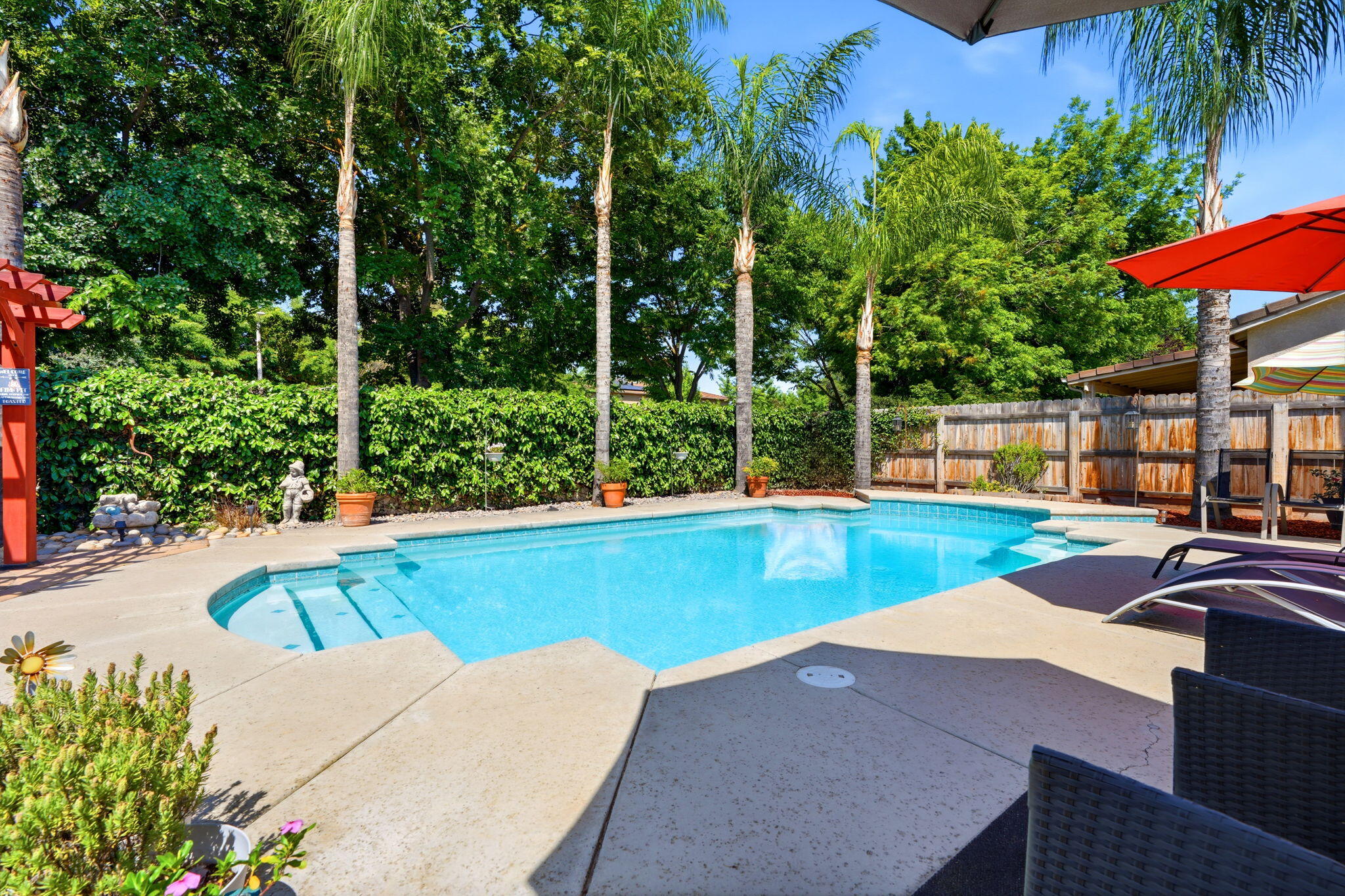 2429 N Oak Grove St, Visalia, CA 93291