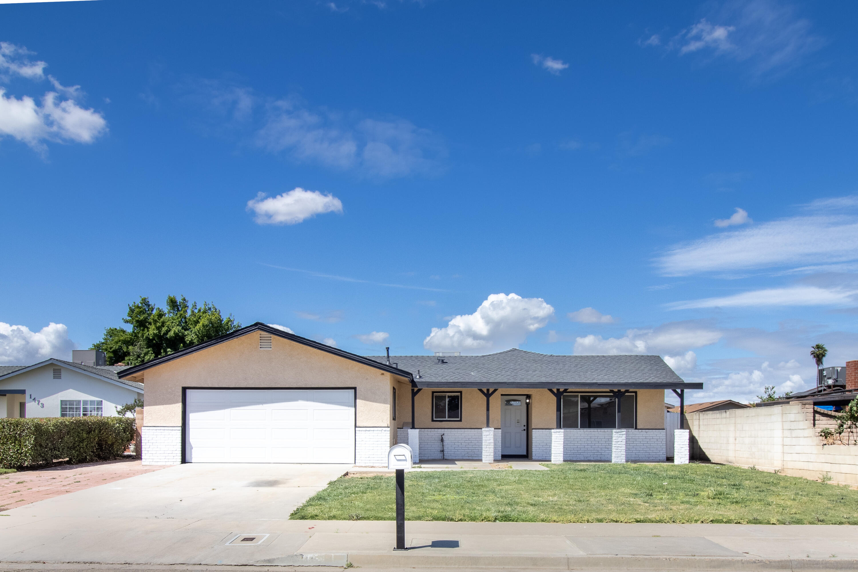 1435 S Salome St, Tulare, CA 93274
