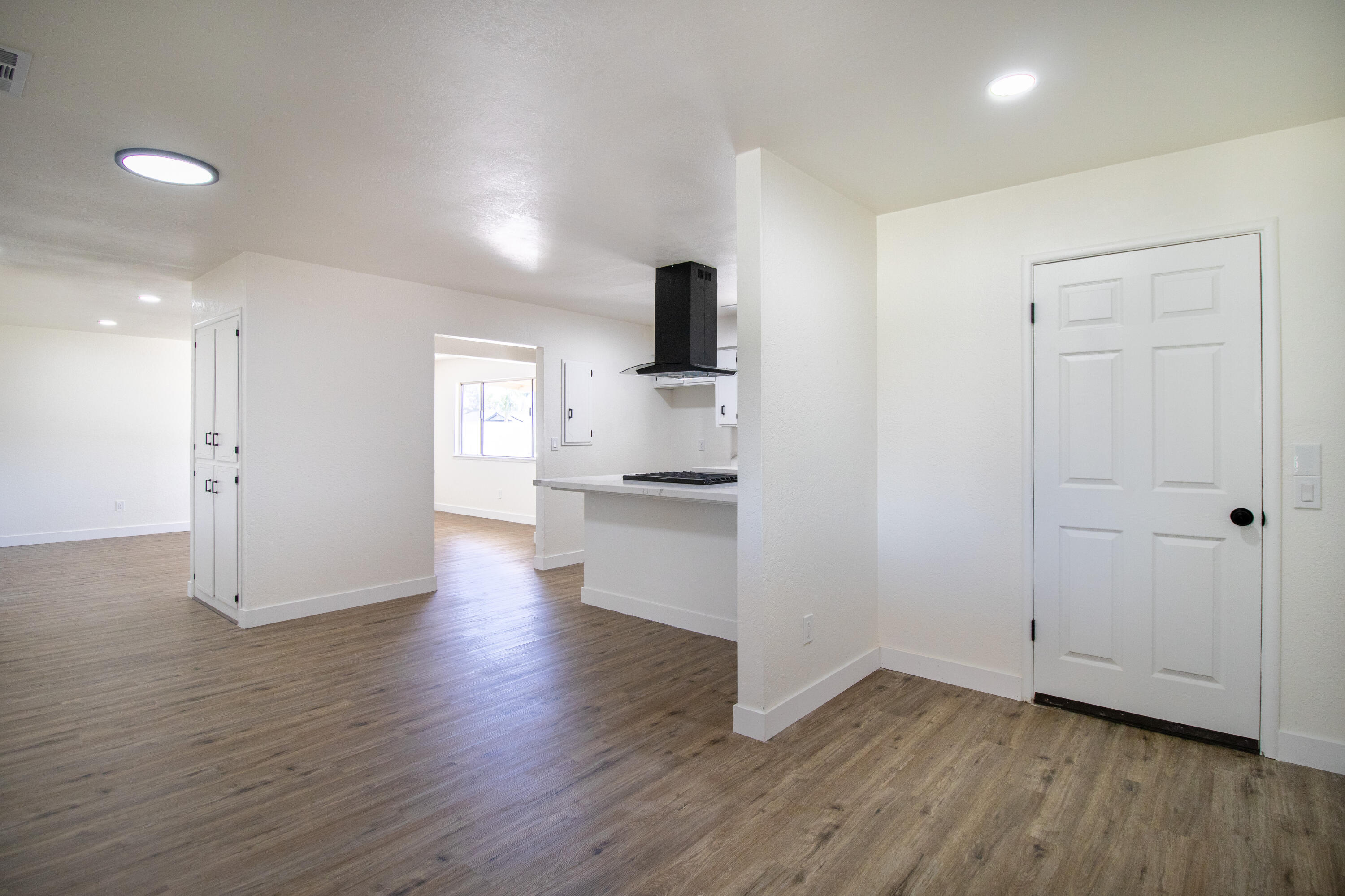 1435 S Salome St, Tulare, CA 93274