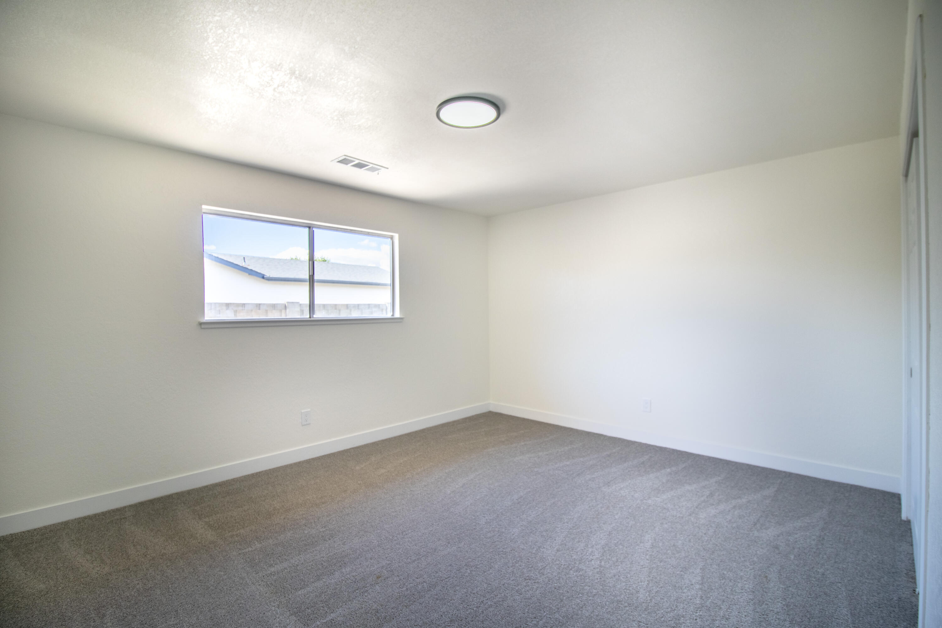1435 S Salome St, Tulare, CA 93274