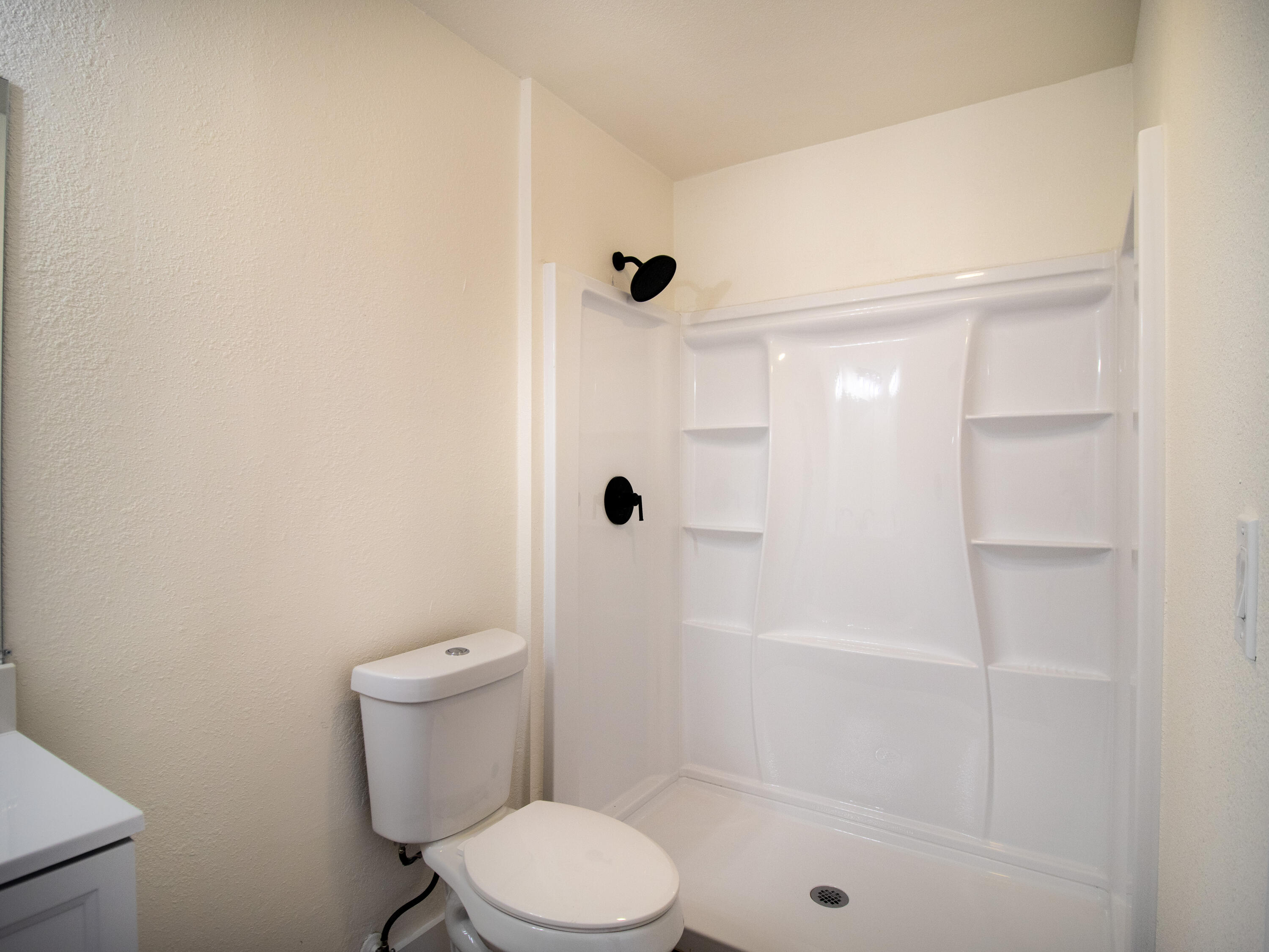 1435 S Salome St, Tulare, CA 93274
