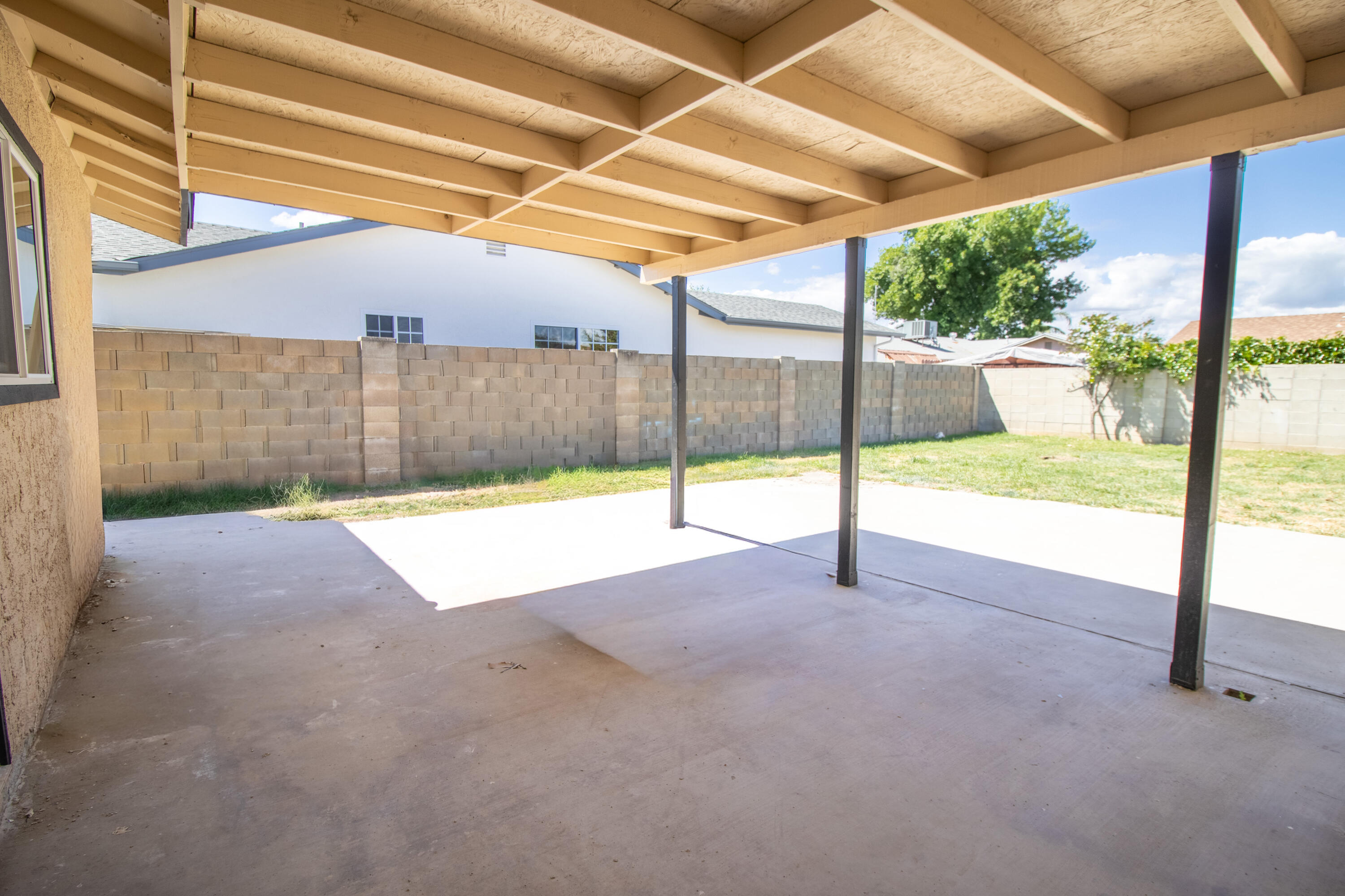 1435 S Salome St, Tulare, CA 93274