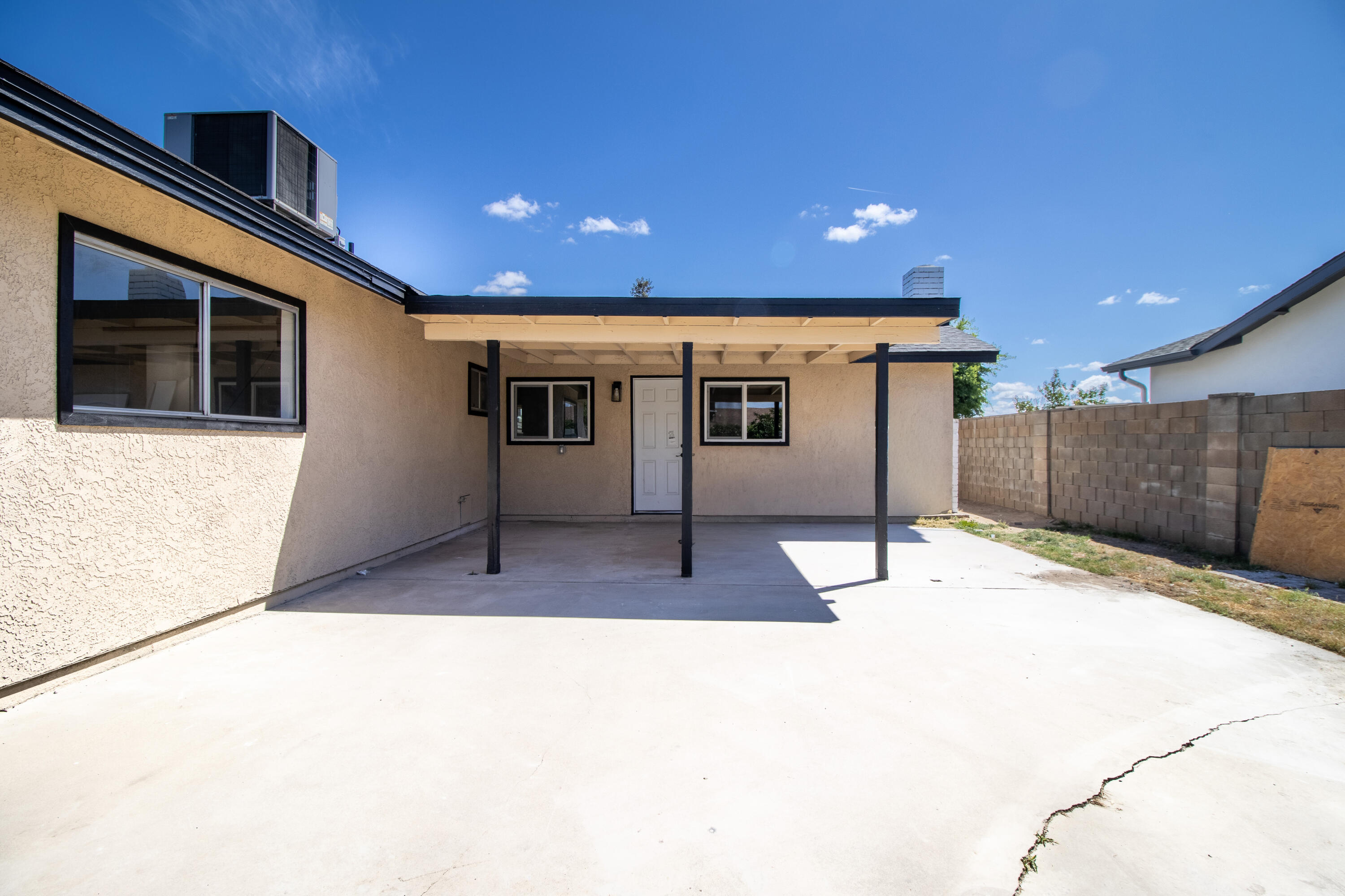 1435 S Salome St, Tulare, CA 93274