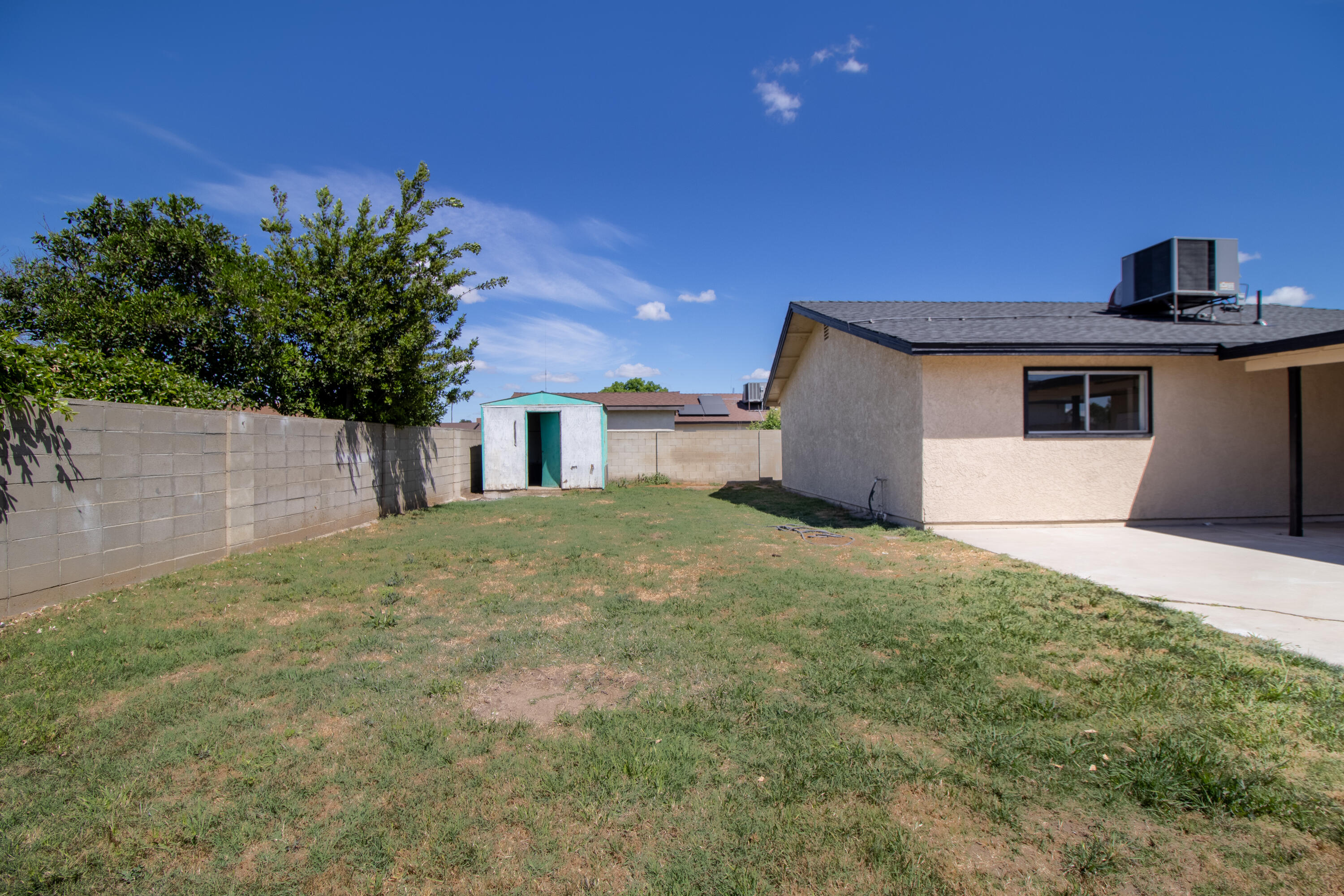 1435 S Salome St, Tulare, CA 93274