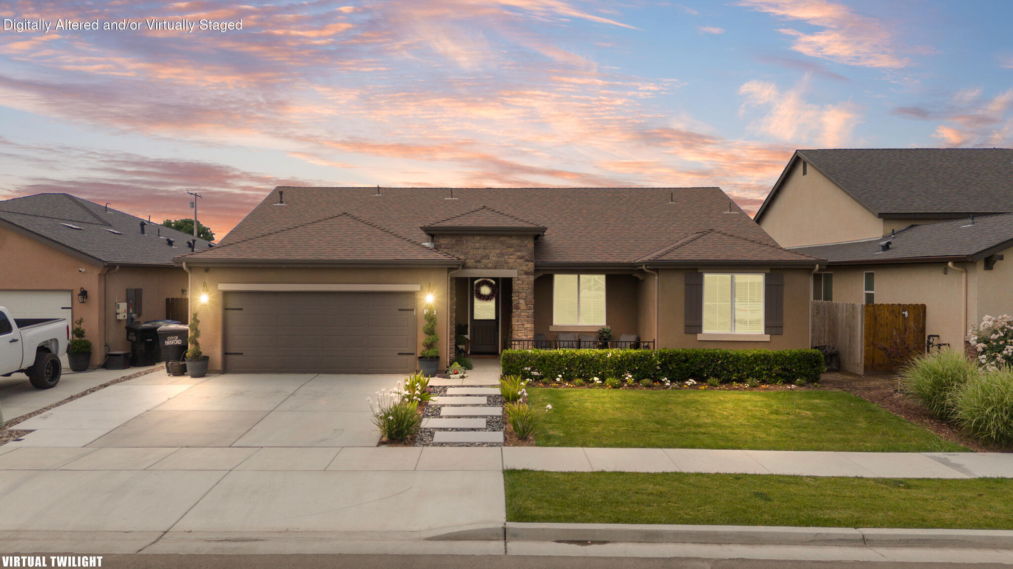 1371 W Sawtooth Pl, Hanford, CA 93230