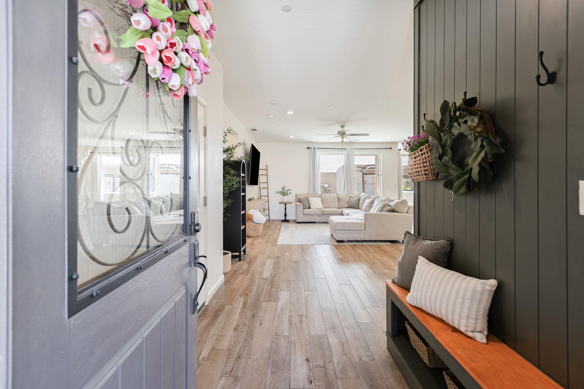 1371 W Sawtooth Pl, Hanford, CA 93230