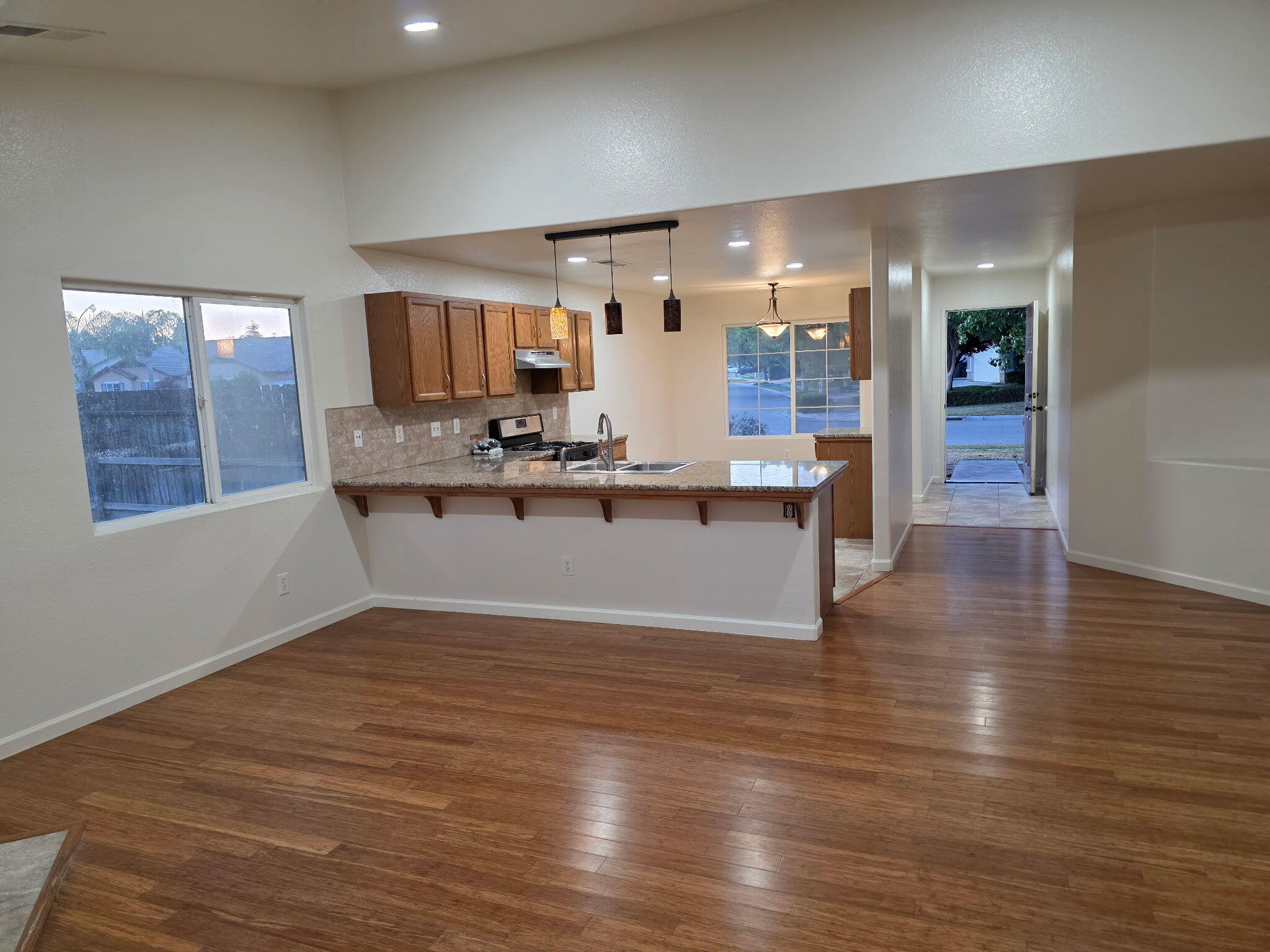 4011 E Oak Ave, Visalia, CA 93292