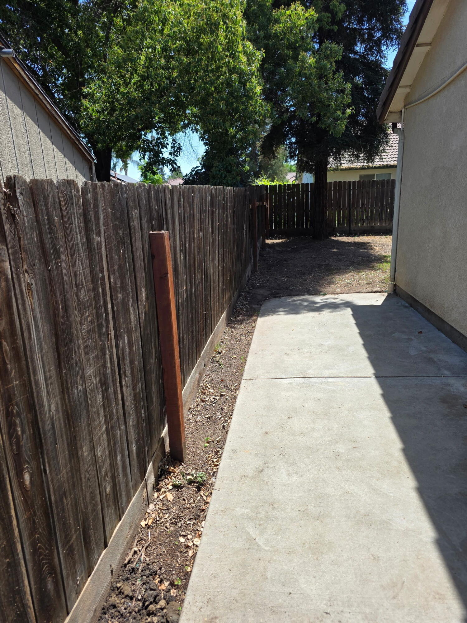 4011 E Oak Ave, Visalia, CA 93292