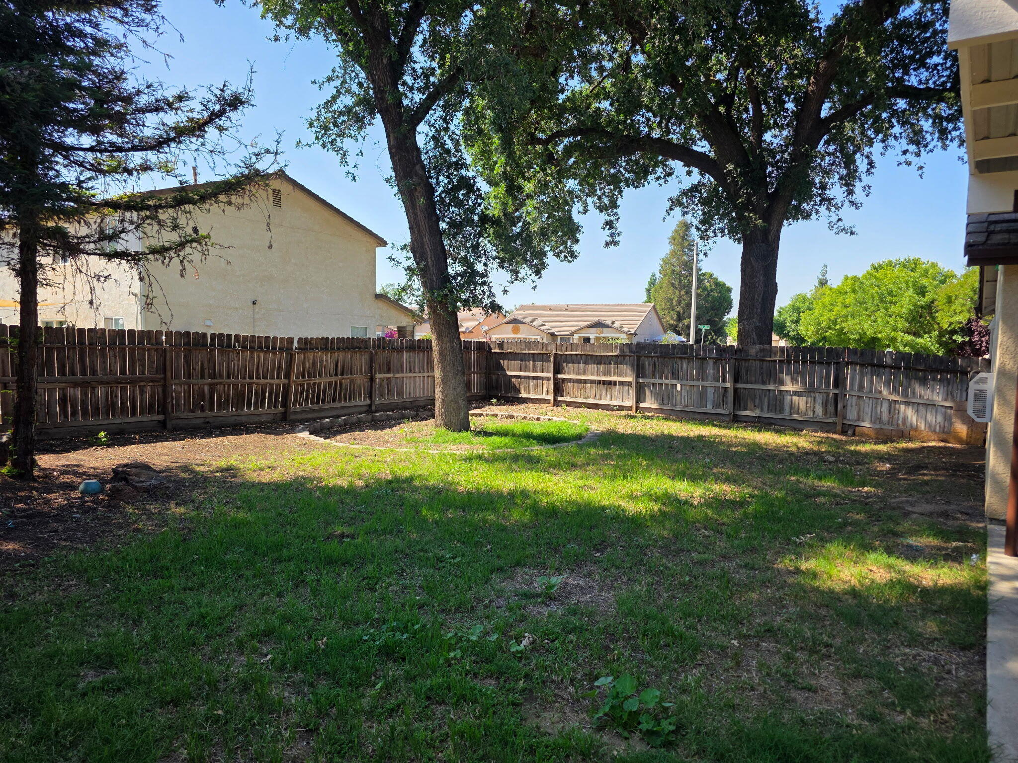 4011 E Oak Ave, Visalia, CA 93292
