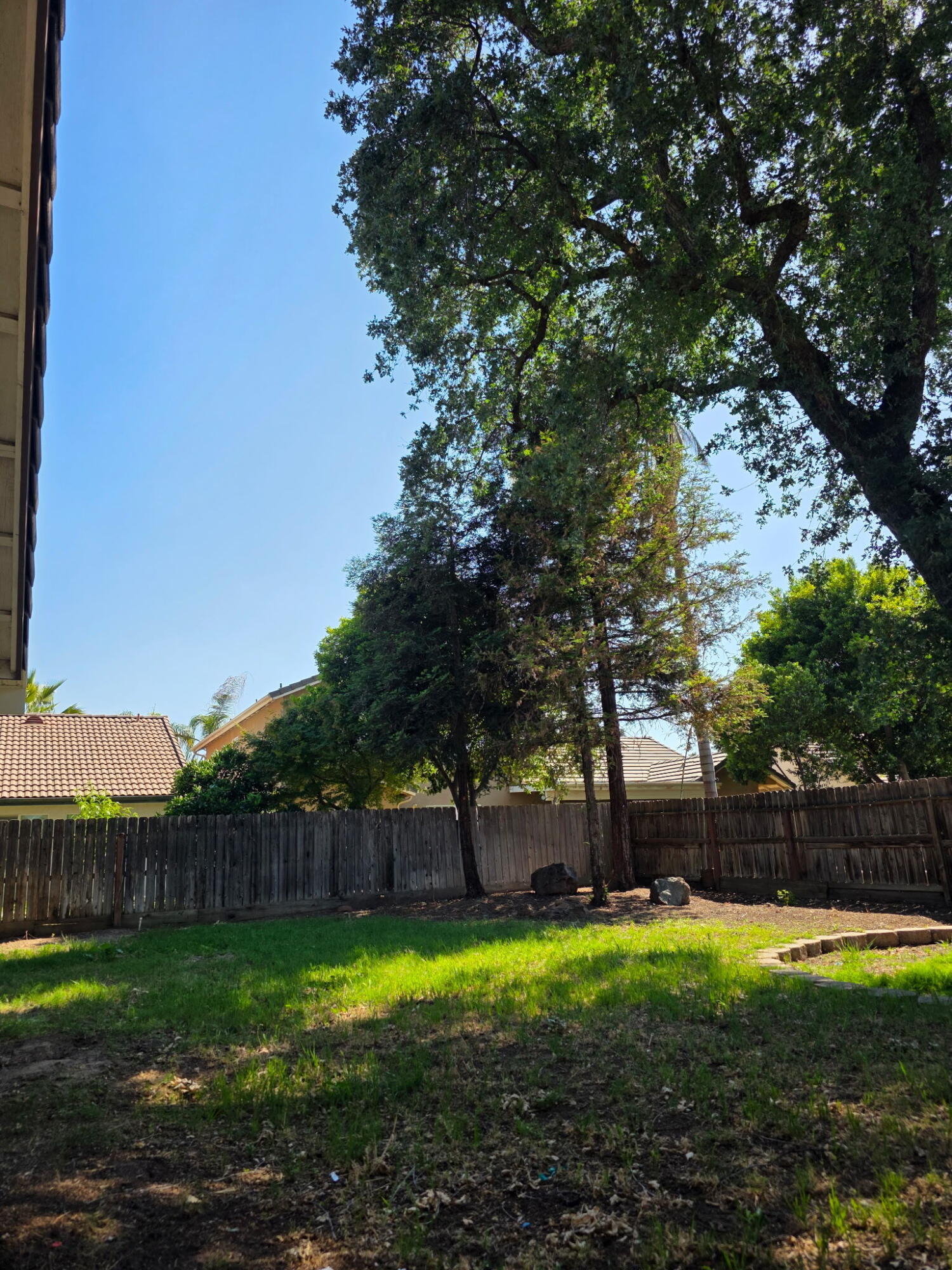 4011 E Oak Ave, Visalia, CA 93292