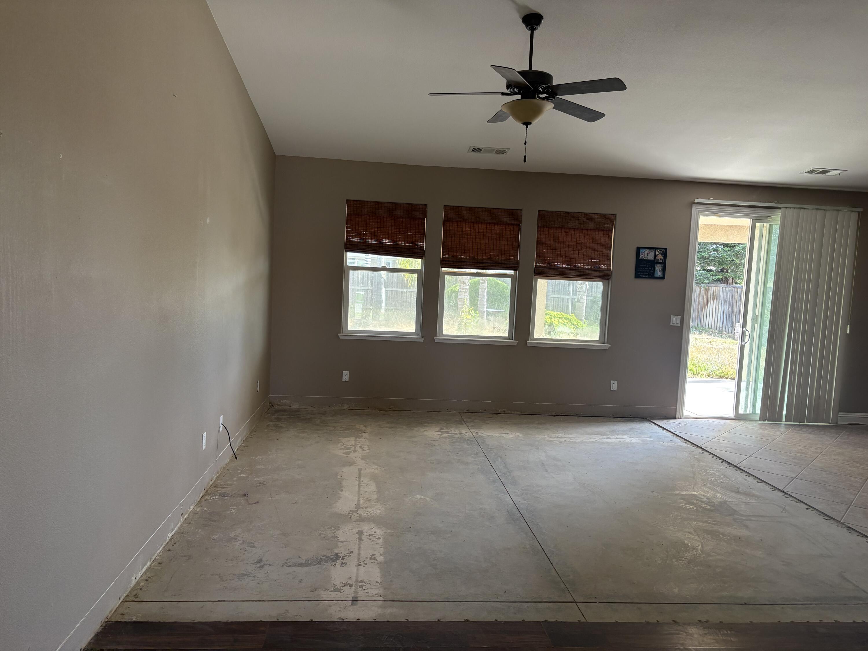 2697 Doral Ct, Tulare, CA 93274