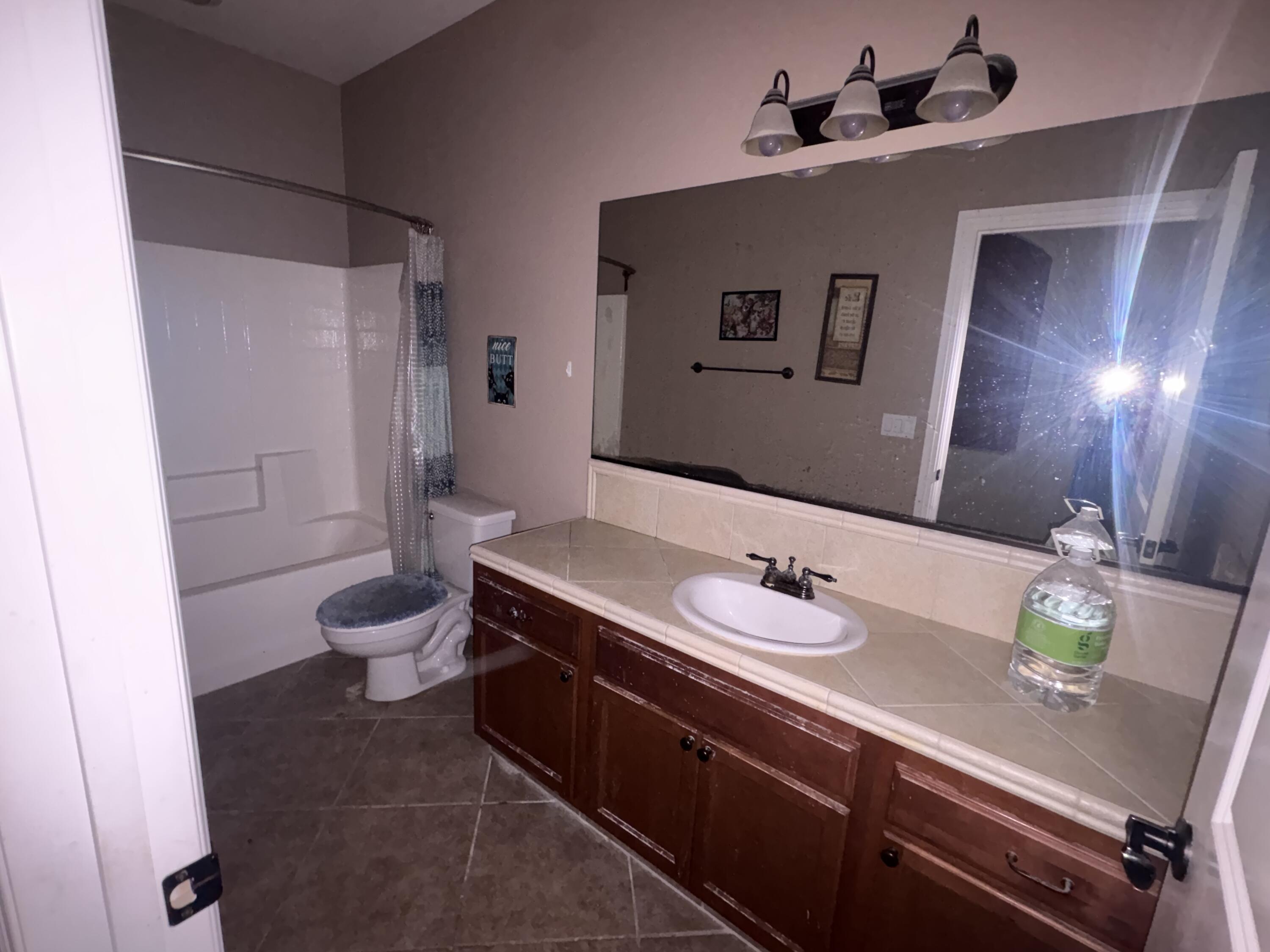 2697 Doral Ct, Tulare, CA 93274