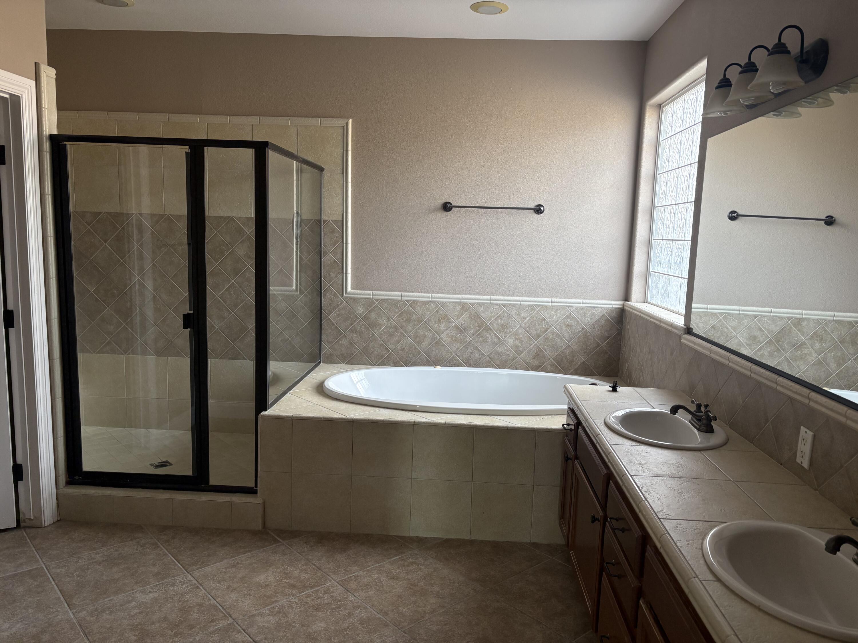 2697 Doral Ct, Tulare, CA 93274
