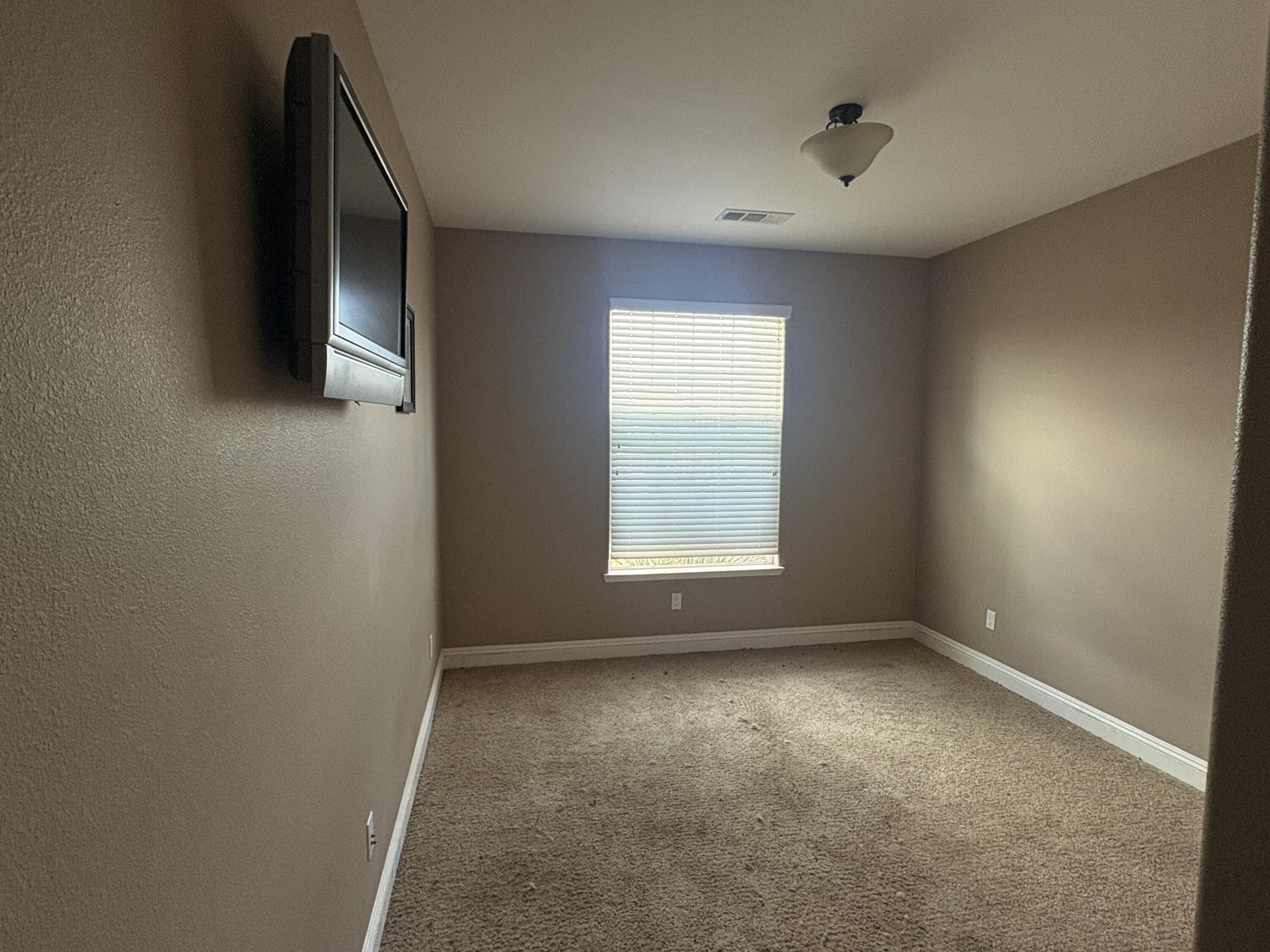 2697 Doral Ct, Tulare, CA 93274
